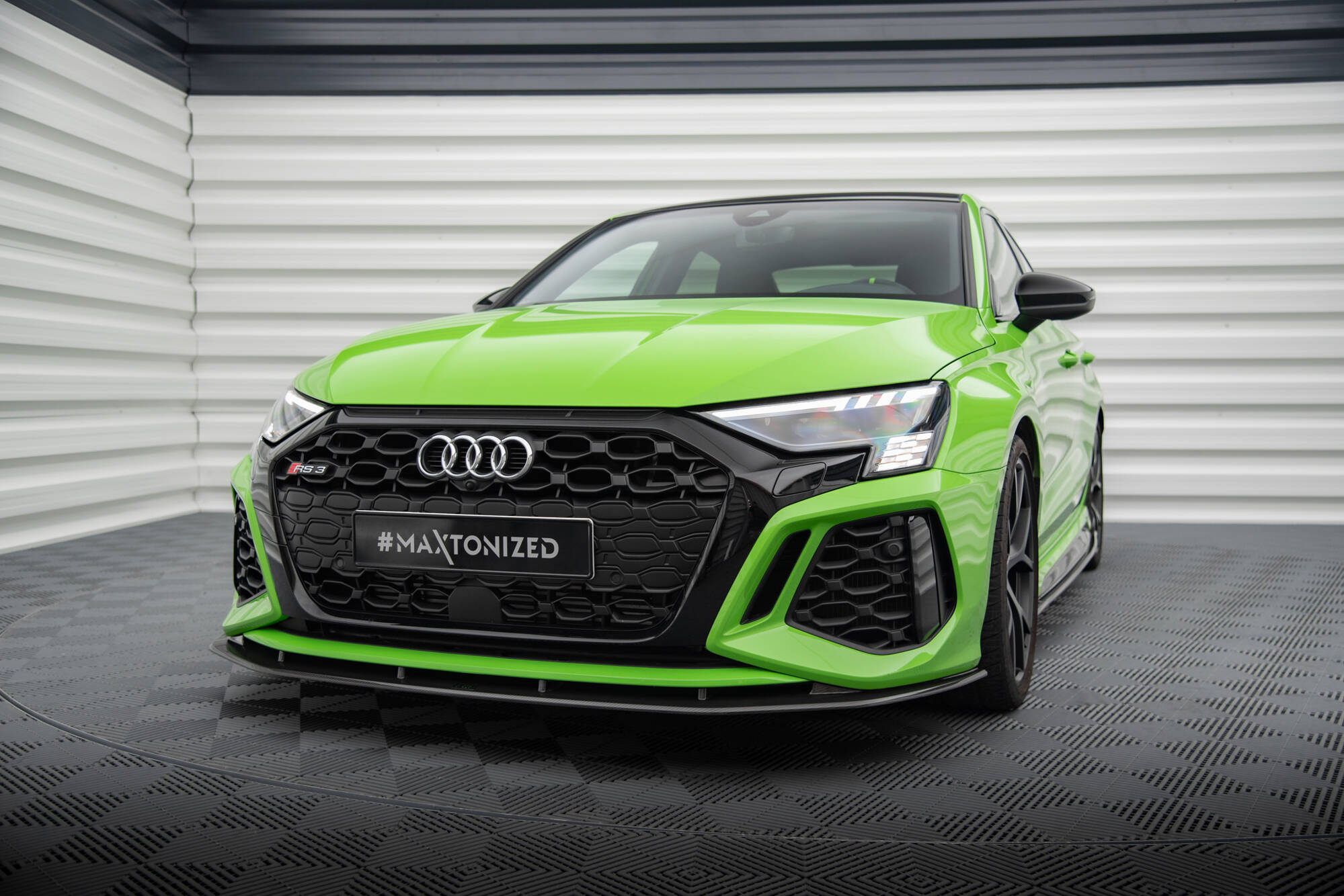 Set od prepreg carbon splitters audi rs3 8y sportback