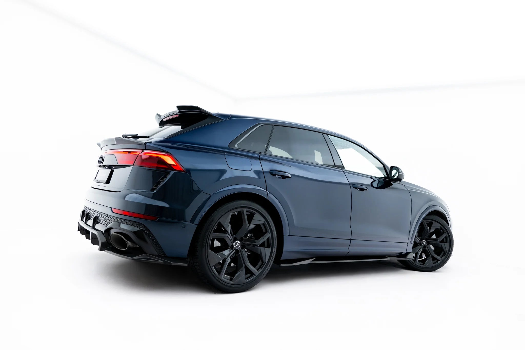 Sett med prepreg karbonfiber splittere audi rsq8 mk1 ansiktsløftning