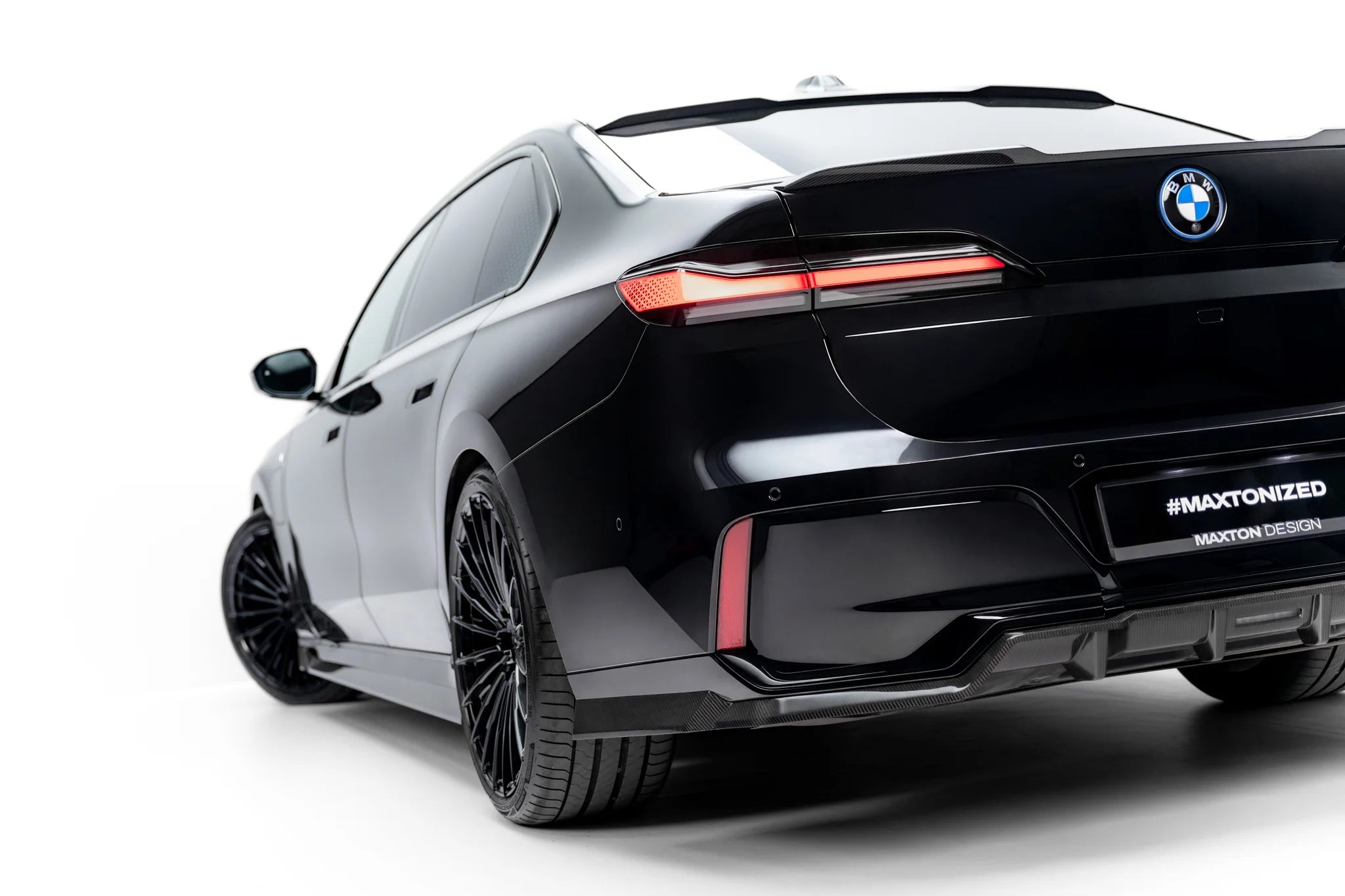 Set of prepreg carbon fiber splitters bmw 7 / i7 m-pack g70