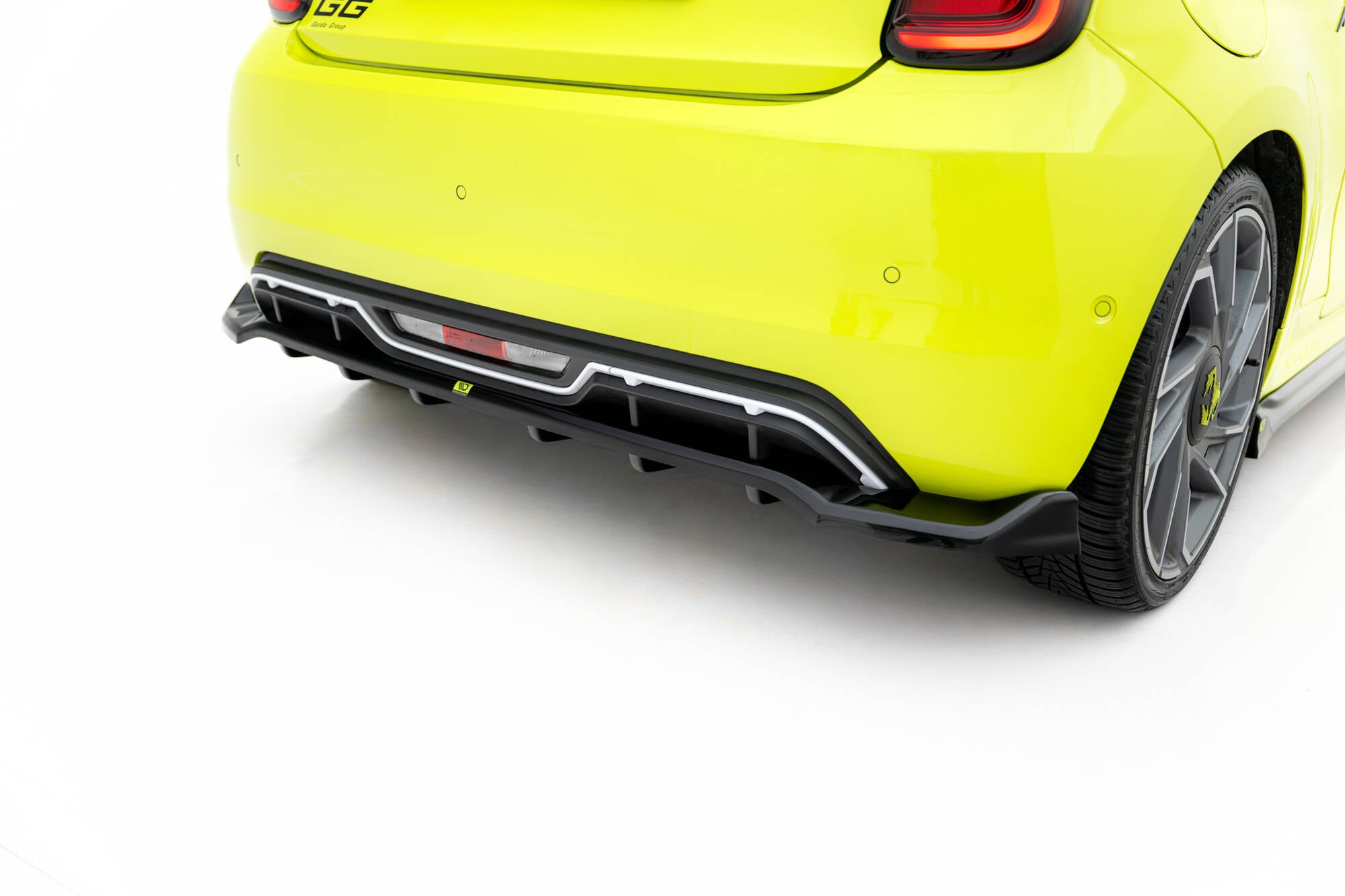 Sarja halkaisija Abarth 500E