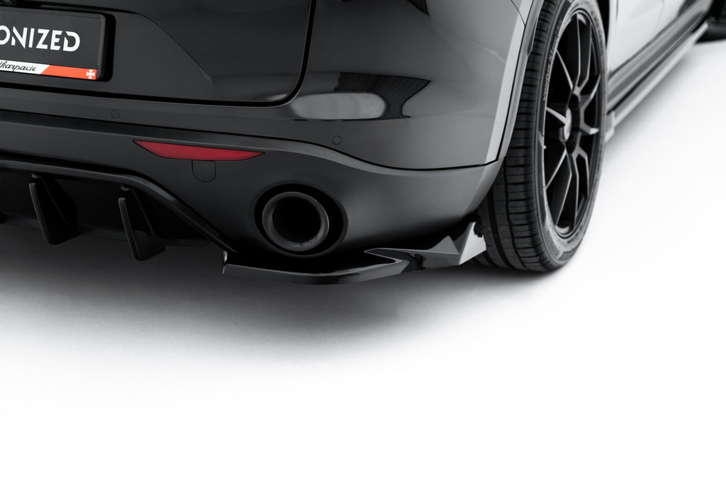 Alfa Romeo Stelvio Mk1:n splitterisarja