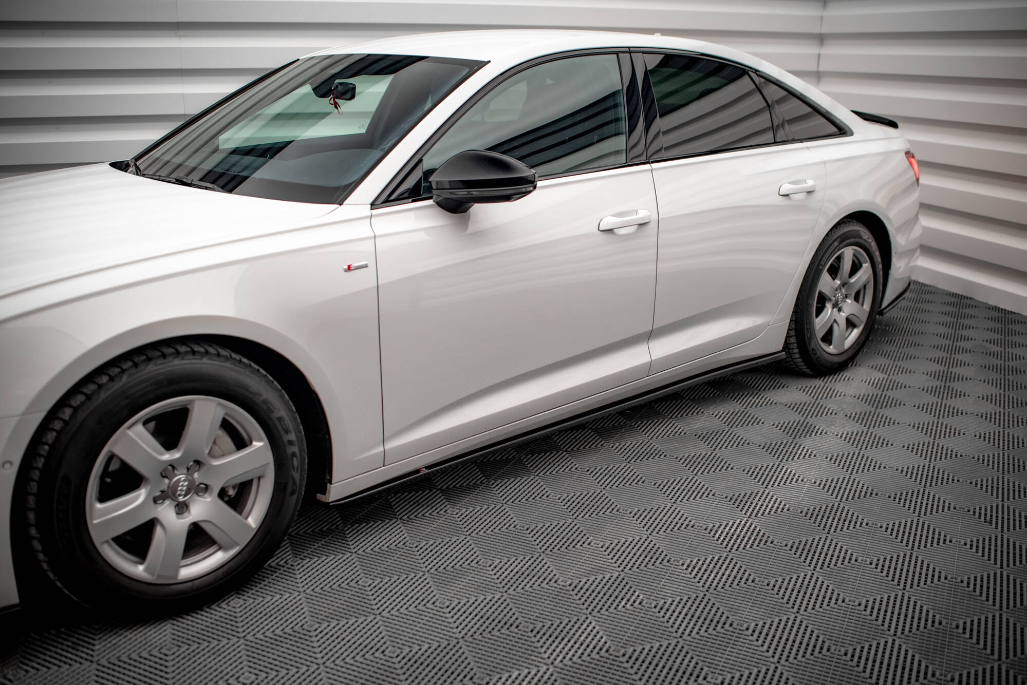 Set of splitters audi a6 sedan c8