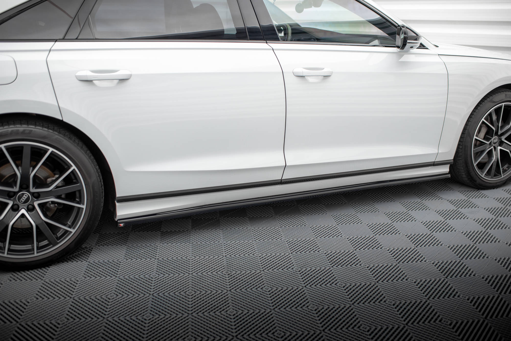 Set of splitters audi a8 s-line d5