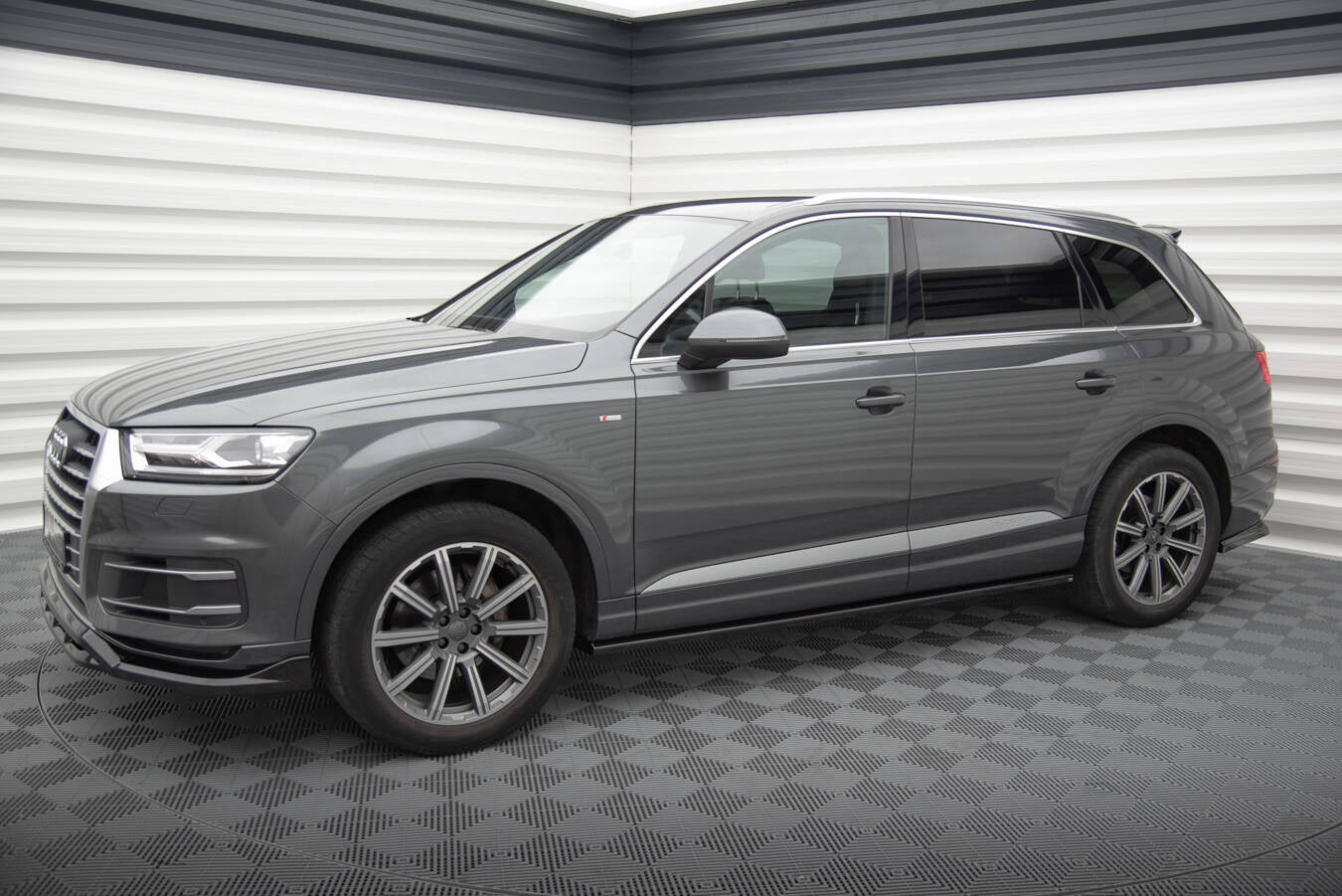 Sarja Splitters Audi Q7 MK2