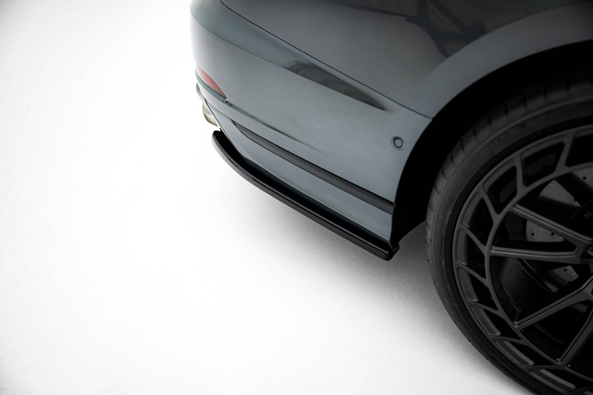 Sarja Splitters Audi S8 D5 -kasvojenkorotus