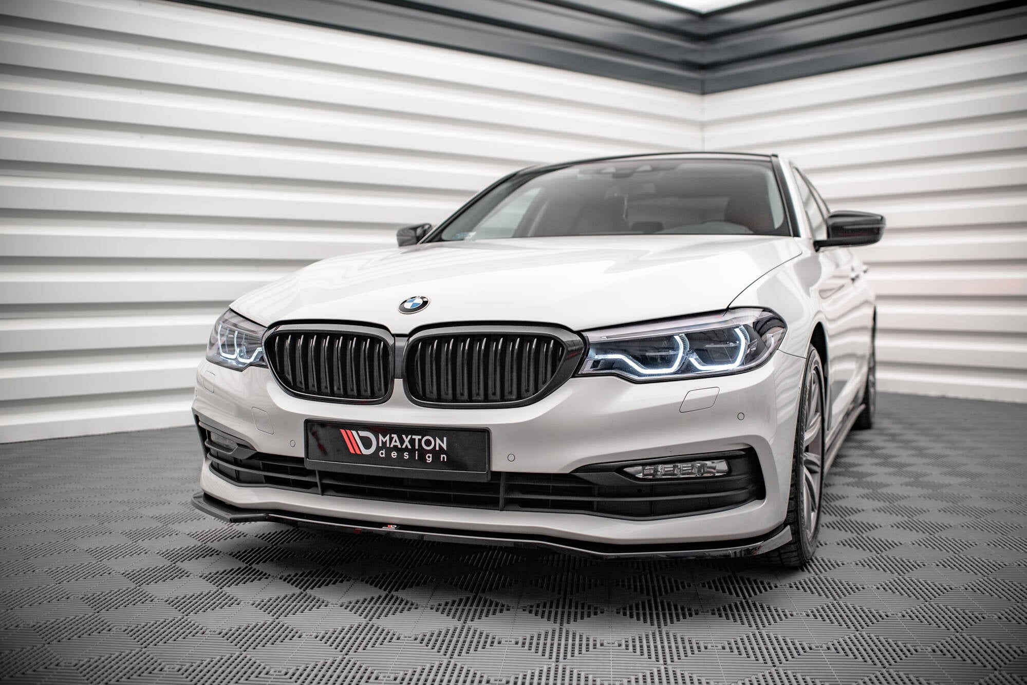 Sæt med splitters BMW 5 siden G30