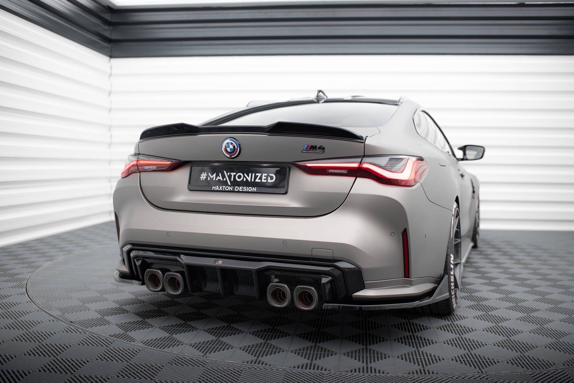 Sarja jakajamerkki BMW M4 G82