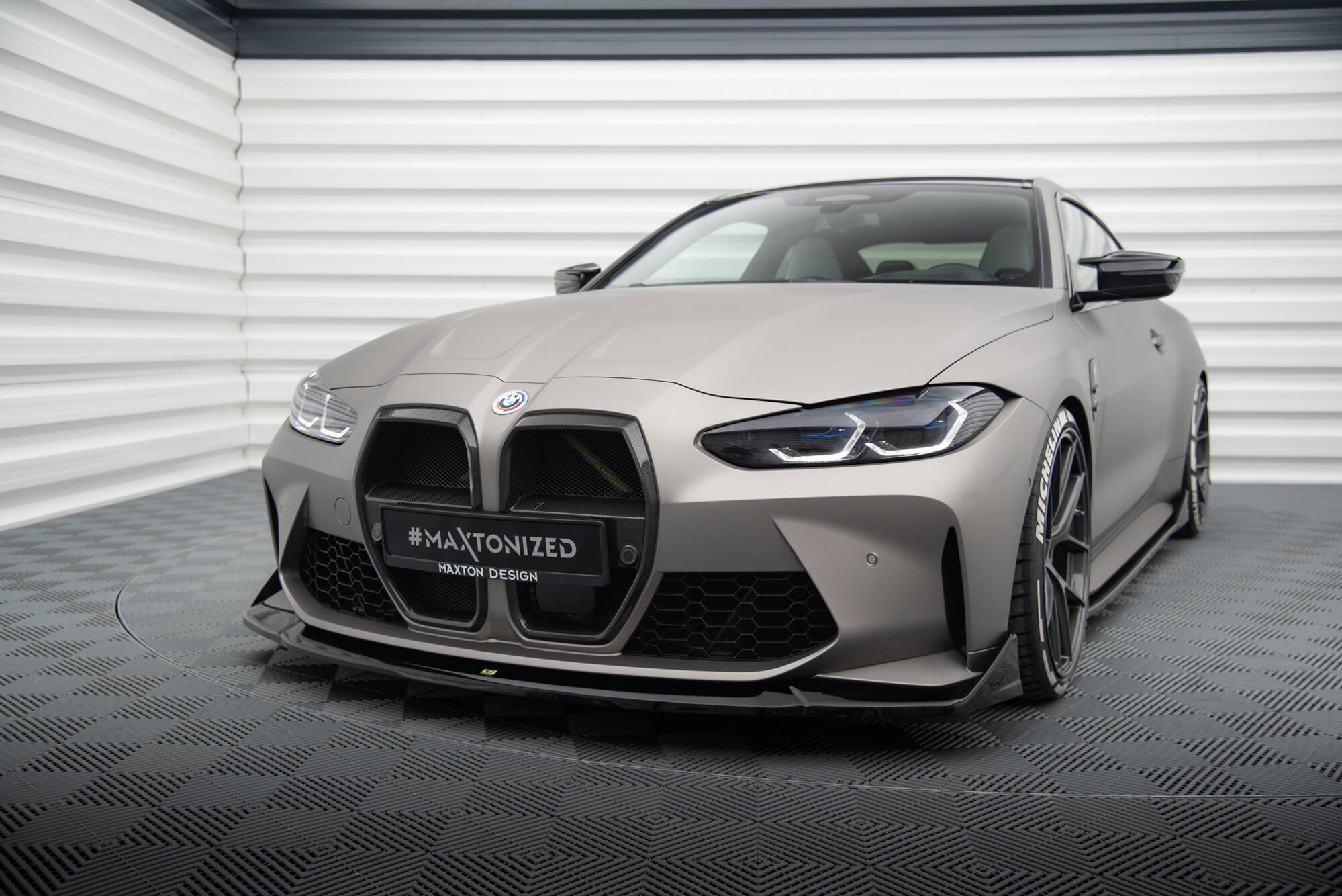 Sarja jakajamerkki BMW M4 G82
