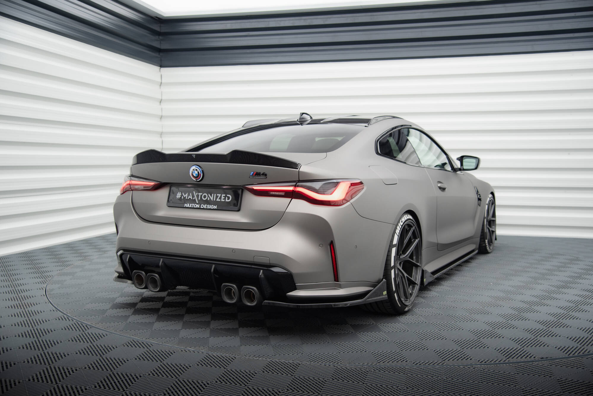Sarja jakajamerkki BMW M4 G82