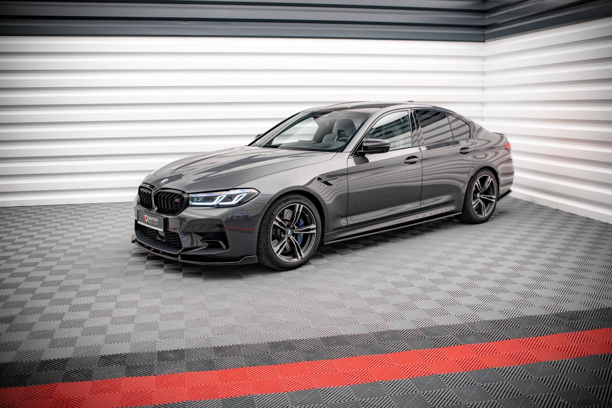 Sarja jakajamerkki BMW M5 F90 Facelift