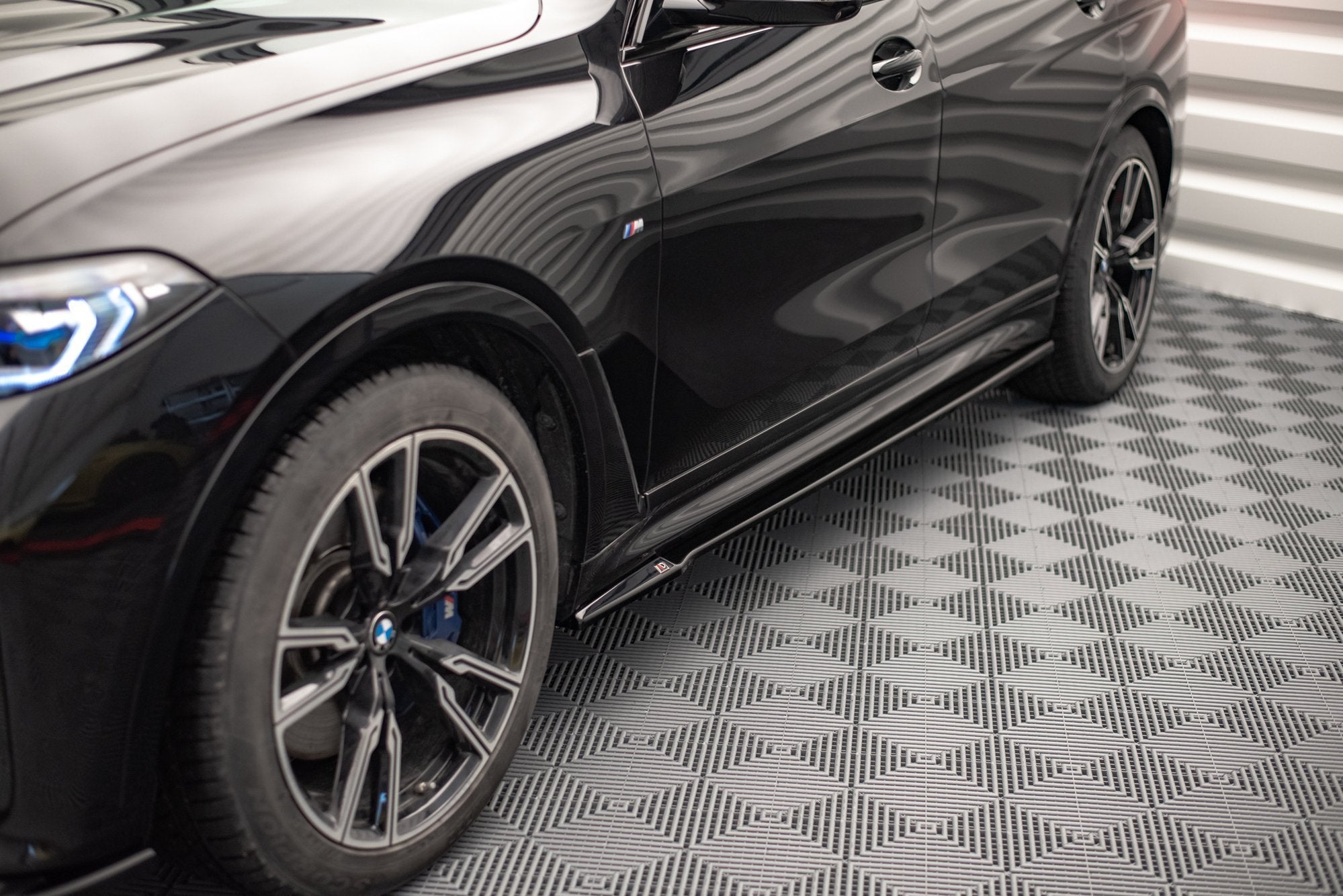 Sarja Splitters BMW X7 M-PACK G07