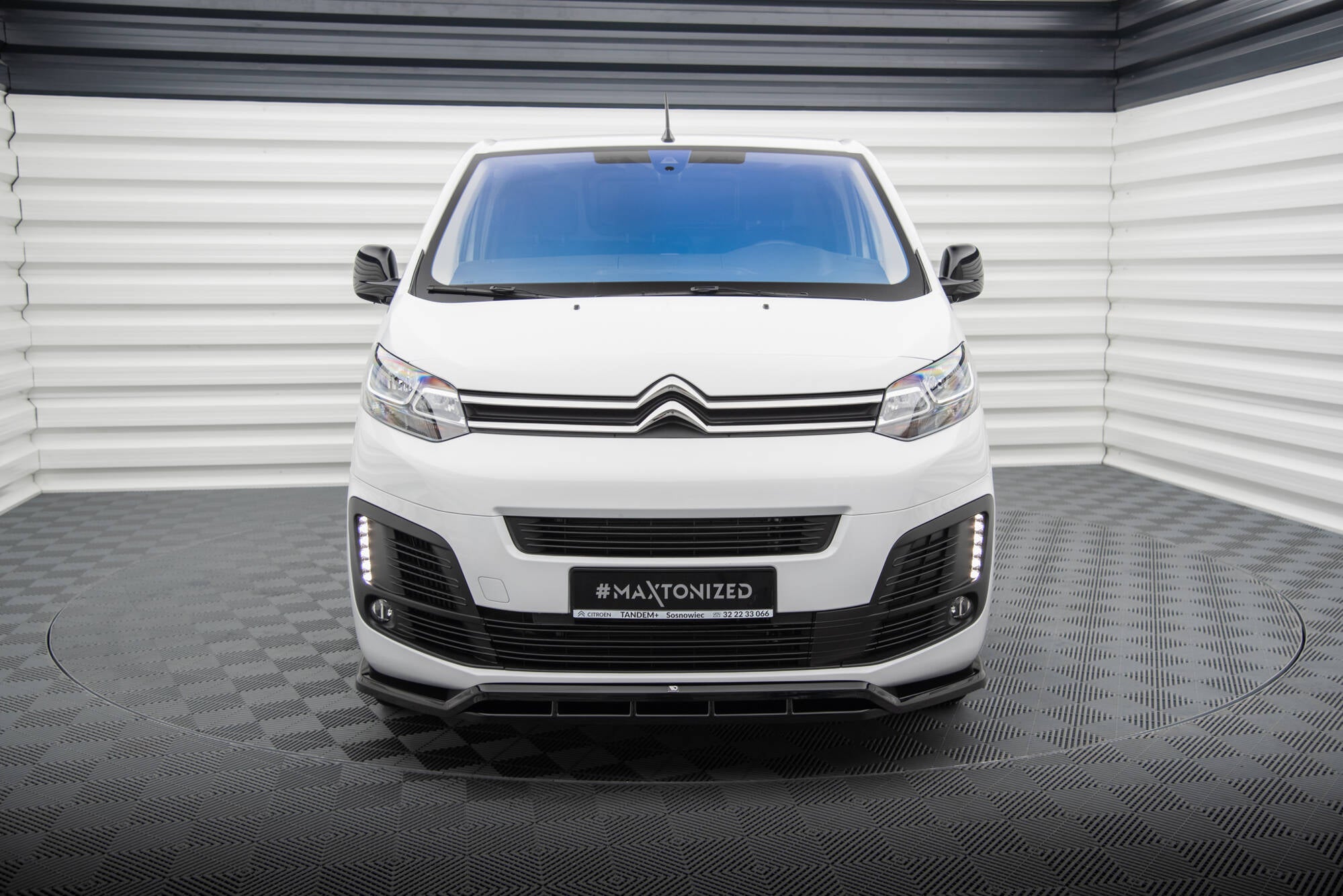 Sarja jakautujia Citroen Jumpyn l3 MK3