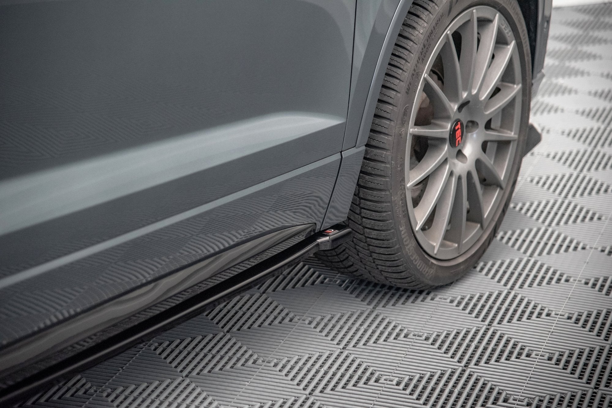 Sarja Splitters cupra ateca mk1 kasvojenkorotus