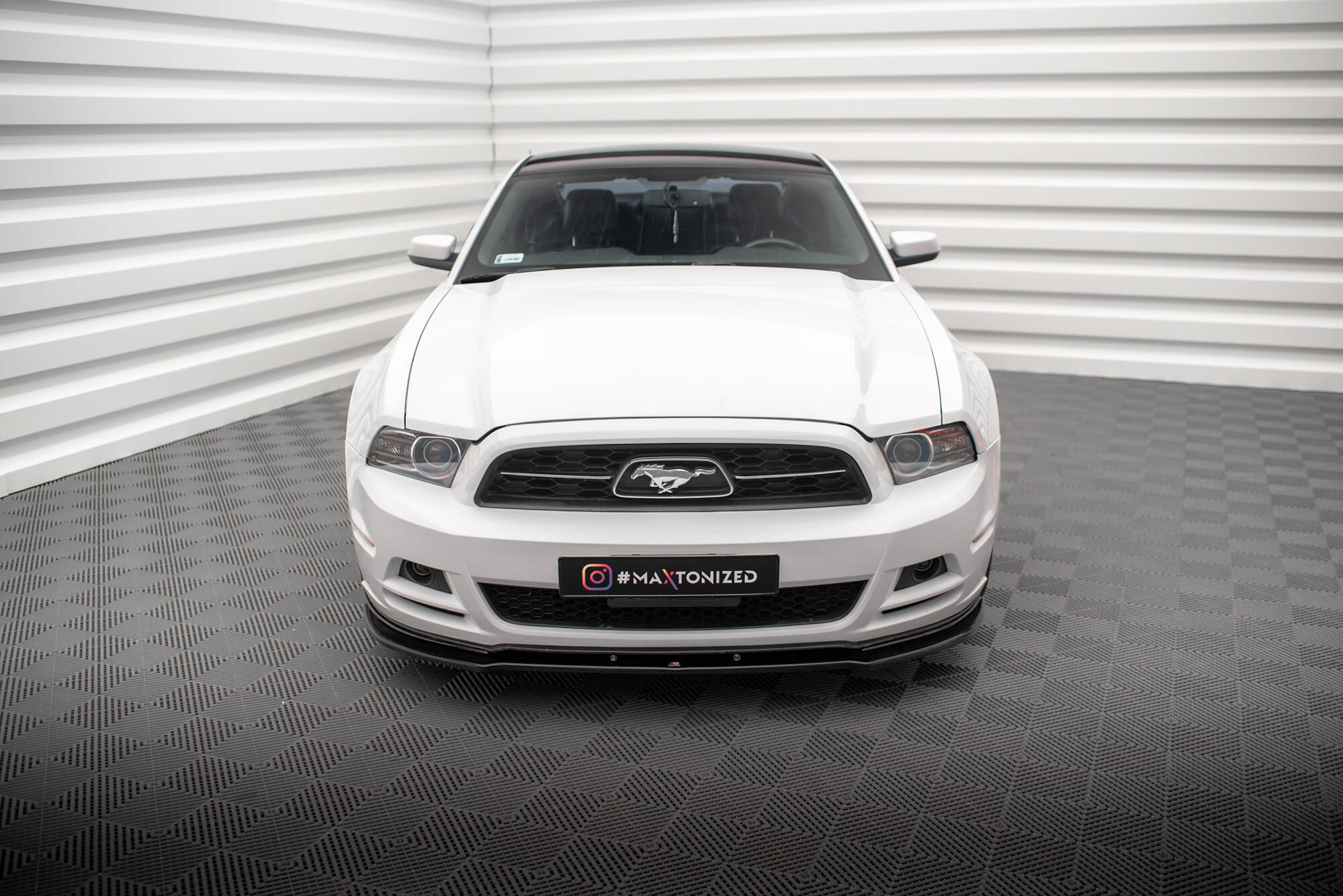 Sæt med splitters Ford Mustang Mk5 ansigtsløftning