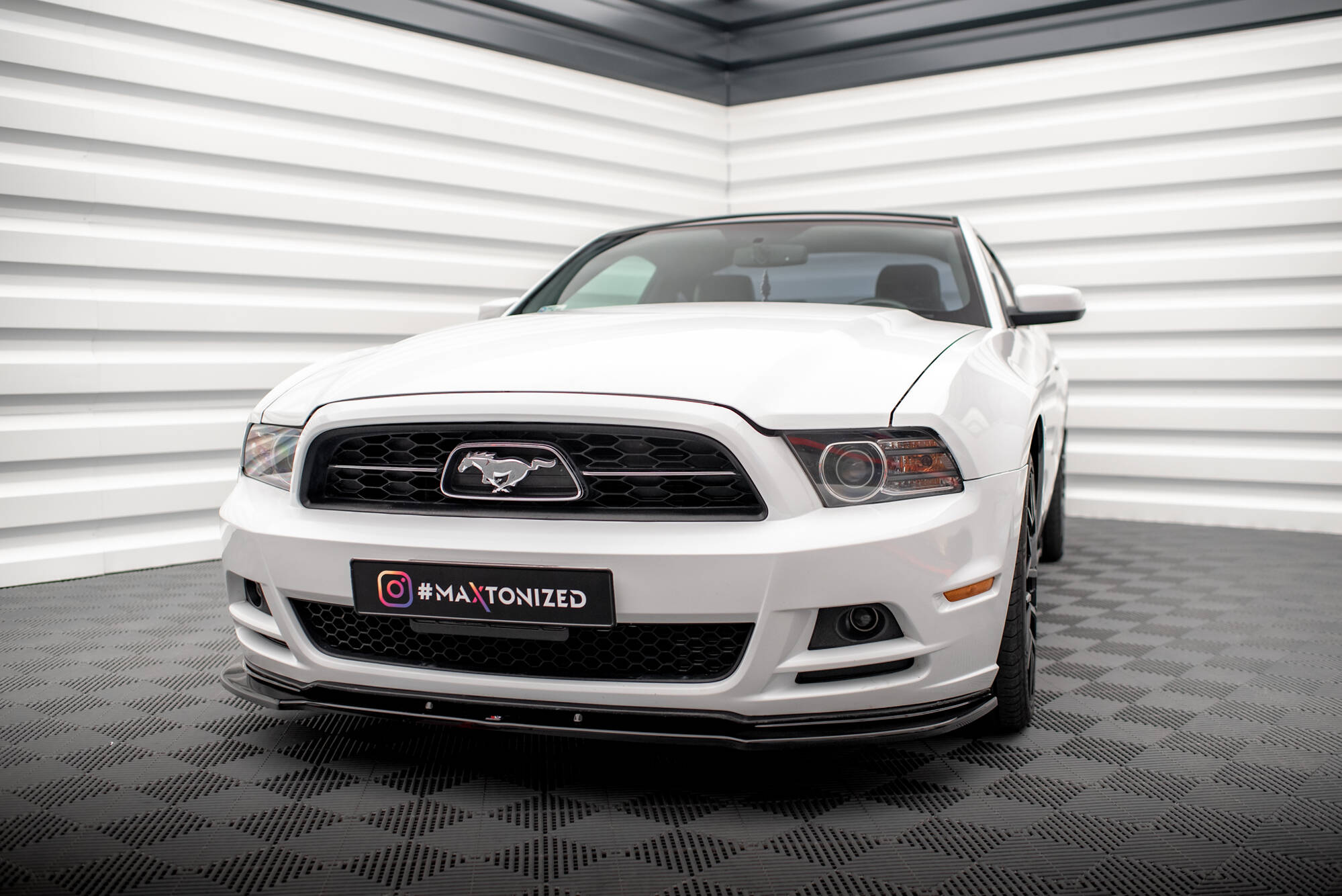 Sæt med splitters Ford Mustang Mk5 ansigtsløftning