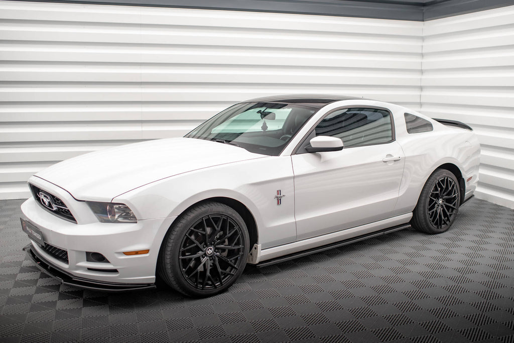 Sæt med splitters Ford Mustang Mk5 ansigtsløftning