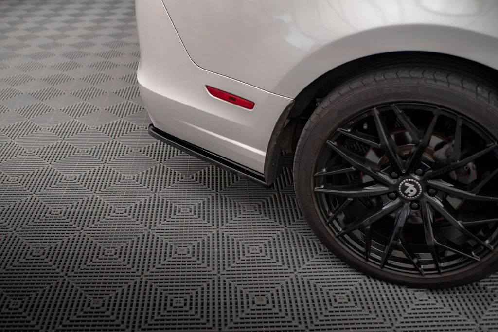 Sæt med splitters Ford Mustang Mk5 ansigtsløftning