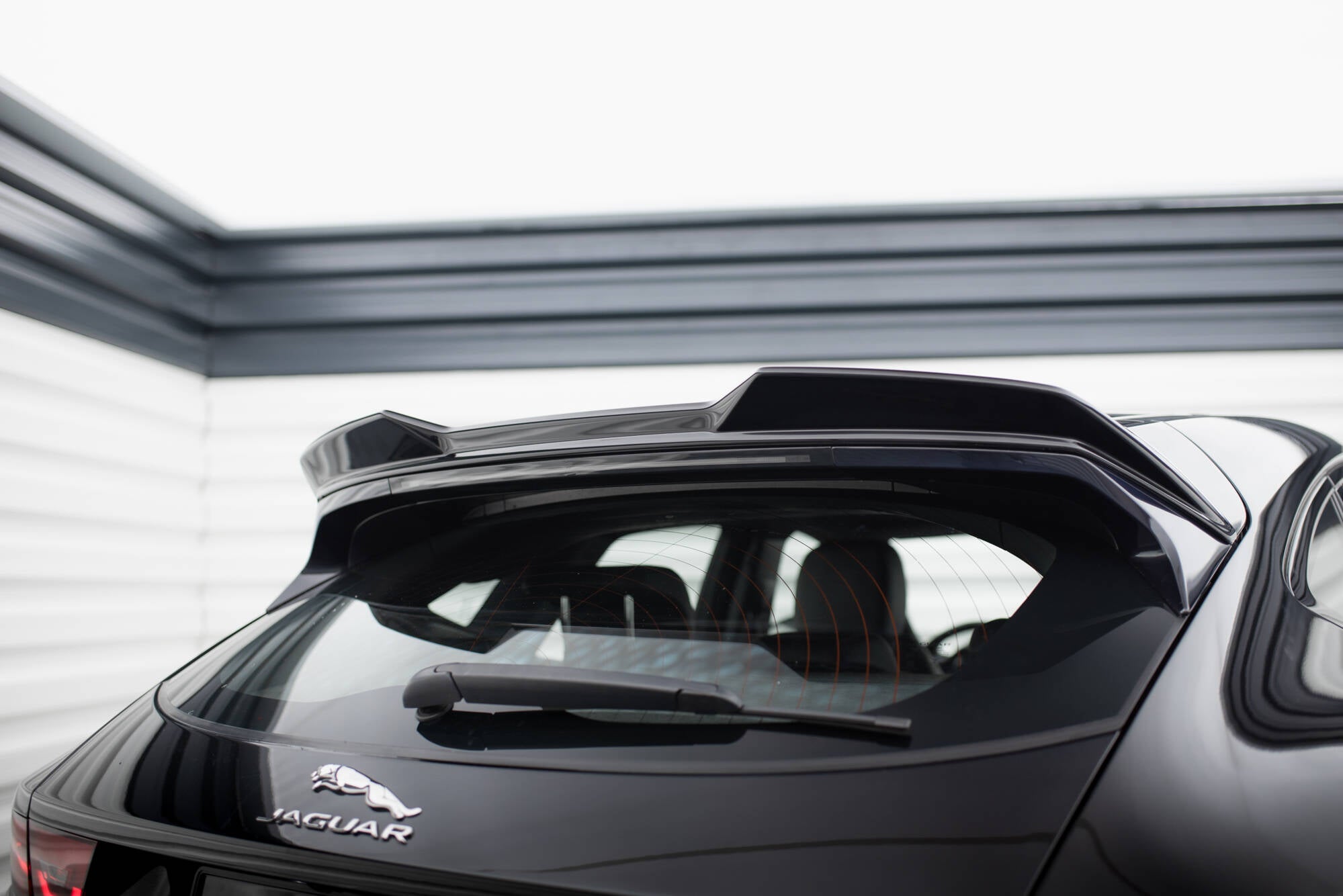 Sarja jaguar E-Pace R-dynaami MK1