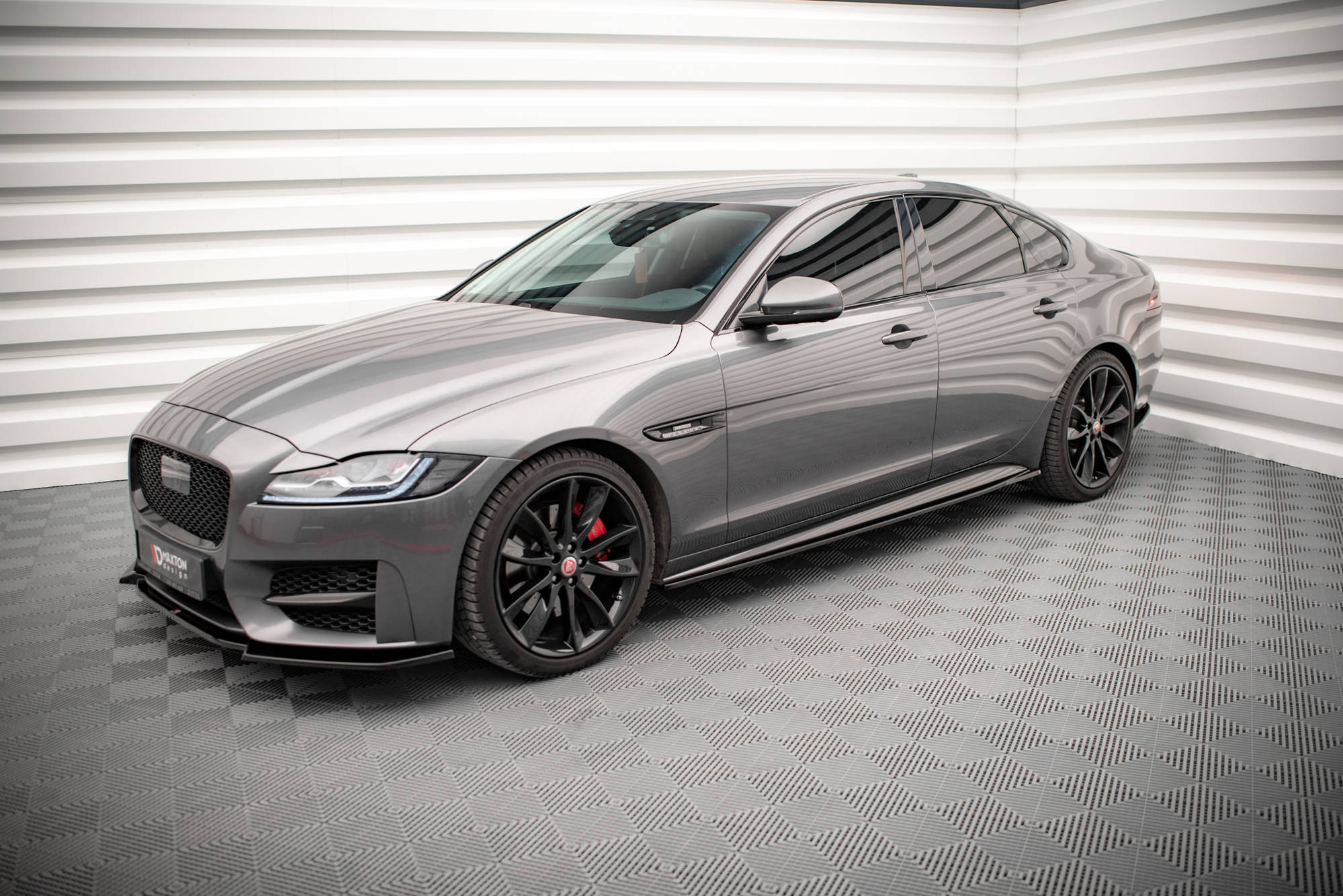 Sarja jaguar XF R-Sport Mk2