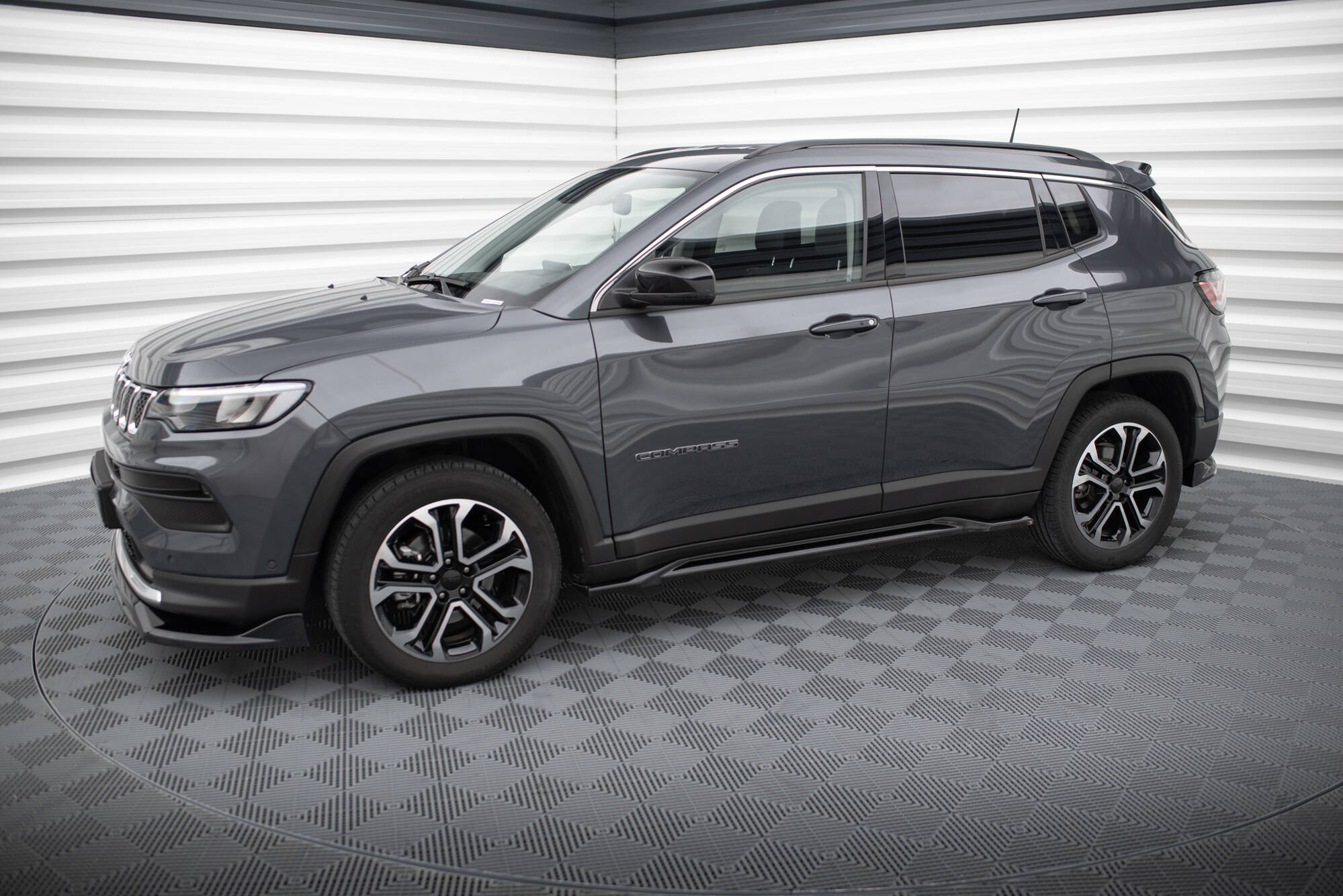 Sarja Jeep Compass Limited MK2 -kasvojenkorotus