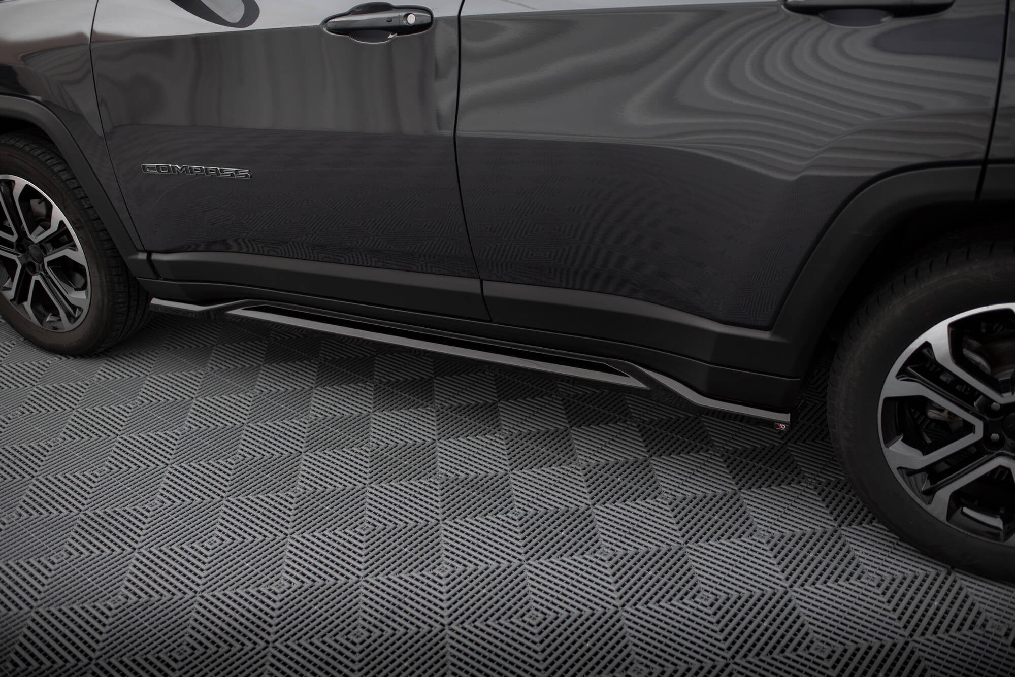 Sarja Jeep Compass Limited MK2 -kasvojenkorotus