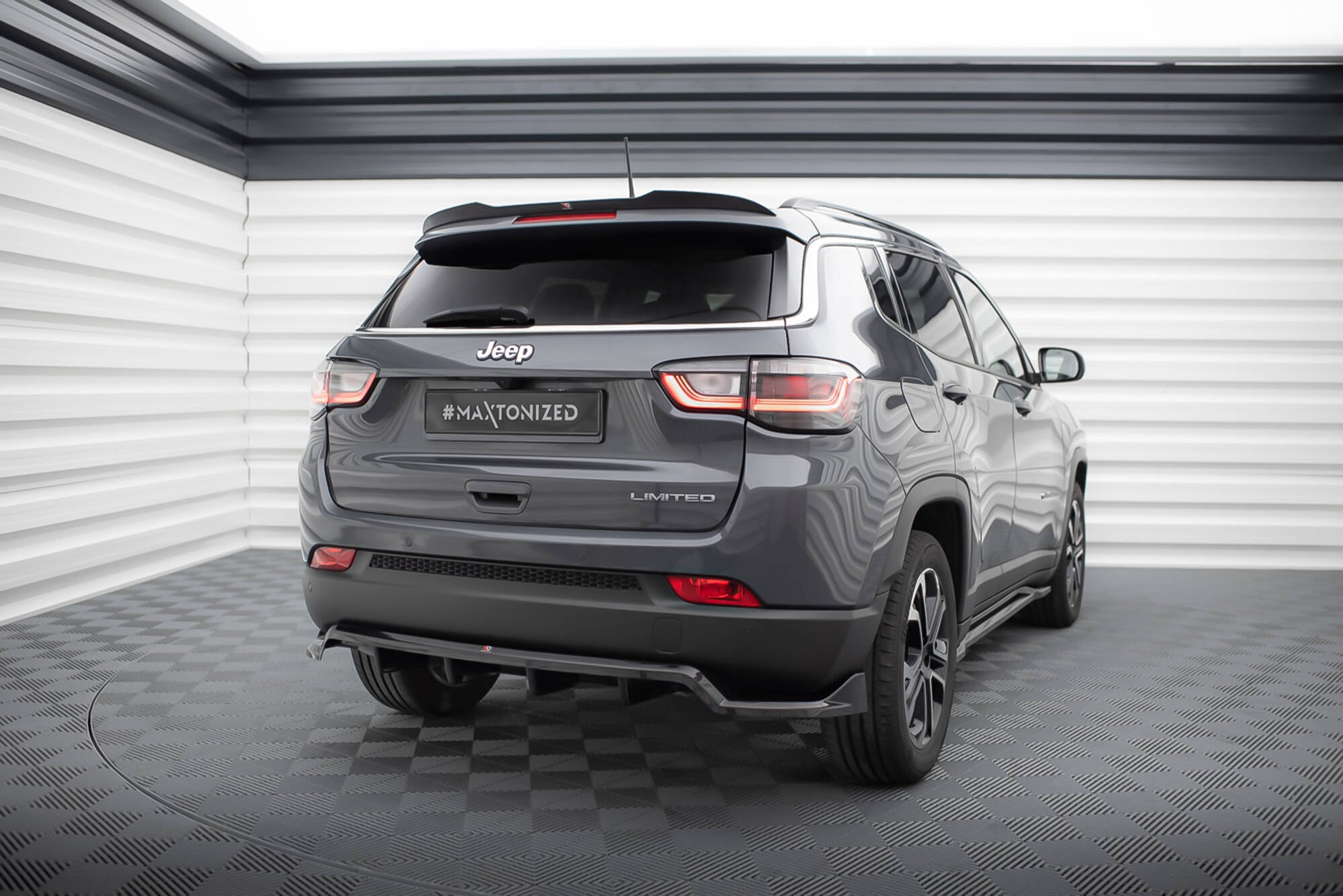 Sarja Jeep Compass Limited MK2 -kasvojenkorotus
