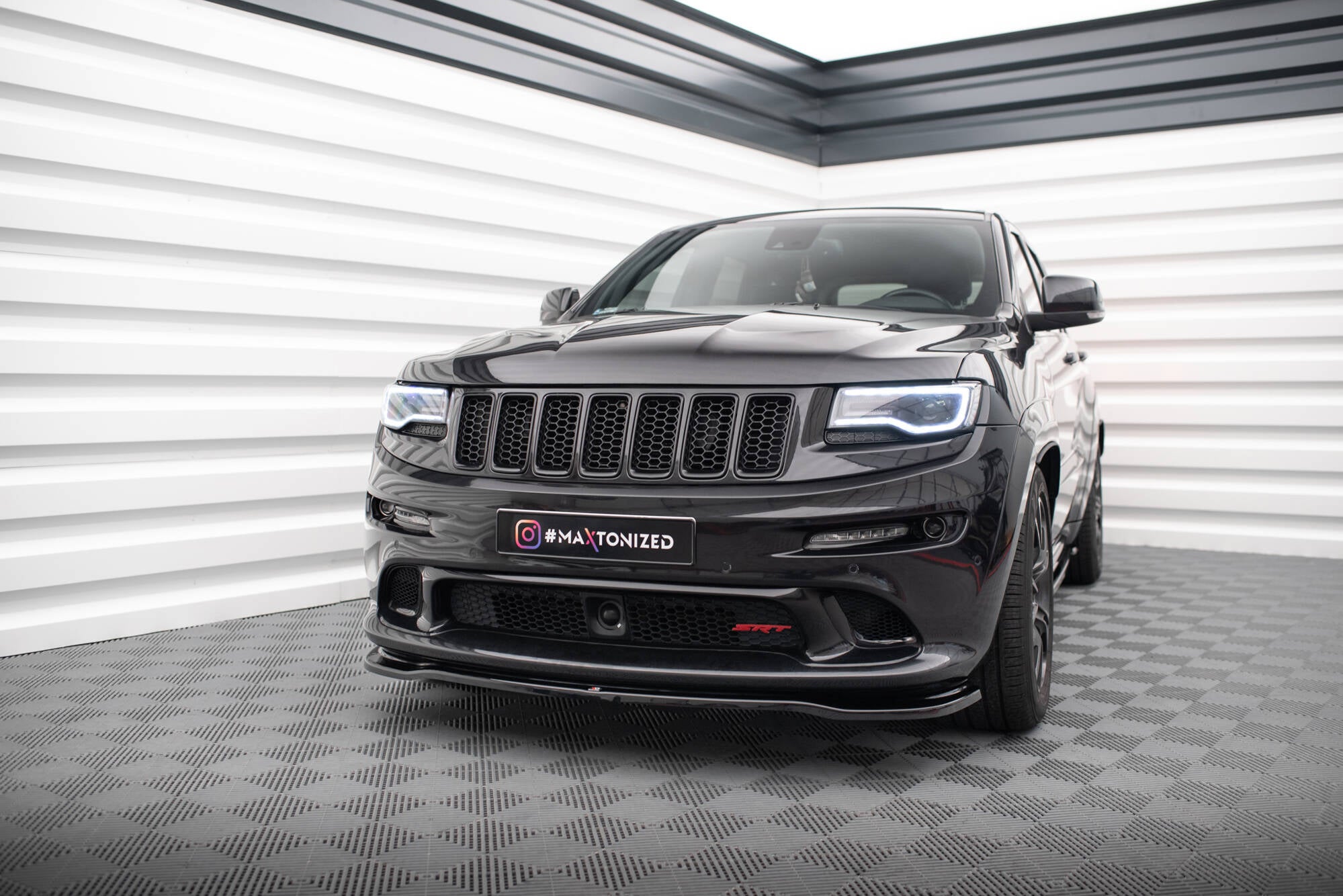 Sarja Jeep Grand Cherokee SRT WK2 FaceLift