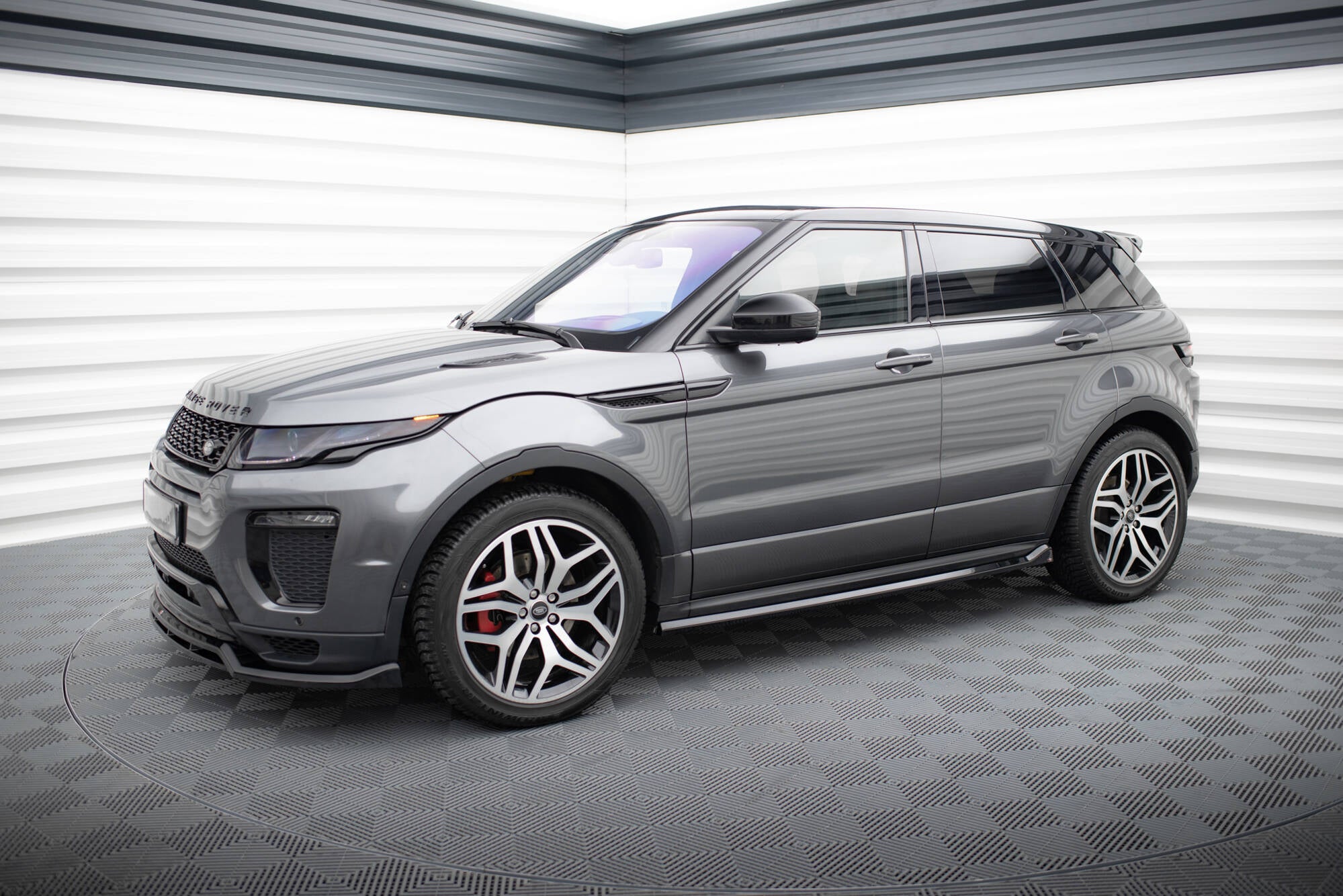 Sarja Land Rover Range Rover Evoque HSE Dynamic MK1 -kasvojenkorotus