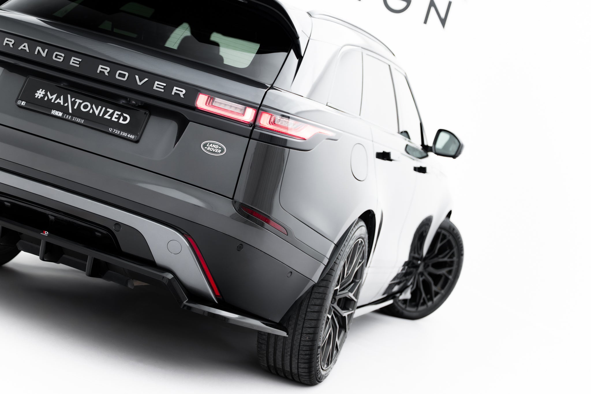 Jakosarja Land Rover Range Rover Velar R-Dynamic mk1 (sarja ei ole yhteensopiva vetokoukun kanssa)