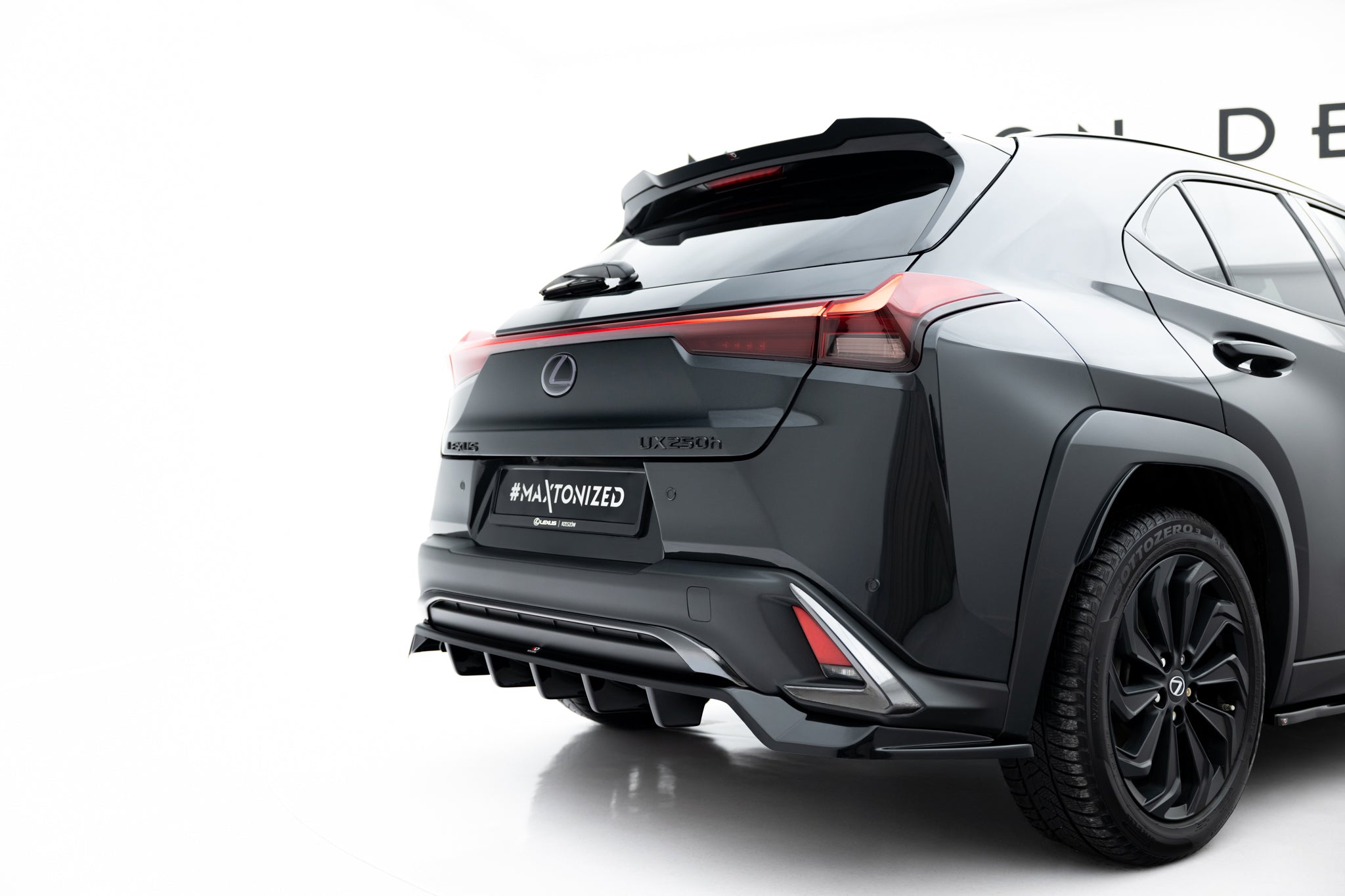 Letkusarja Lexus UX F-Sport MK1:een
