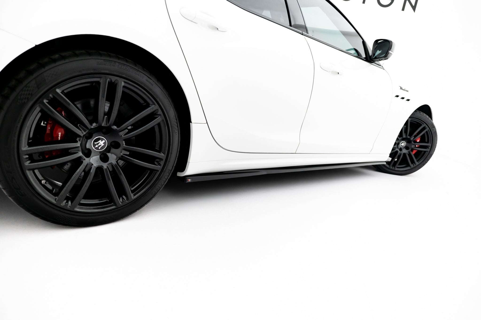 Maserati Ghibli Modena mk3 faceliftin splitterisarja