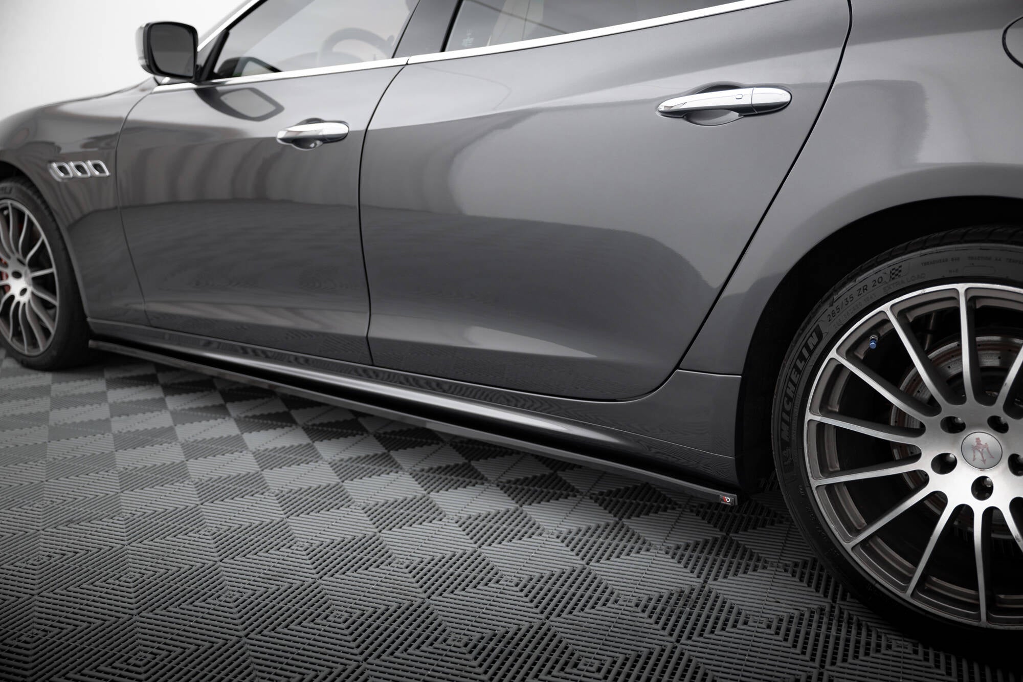 Set of splitters maserati quattroporte mk6