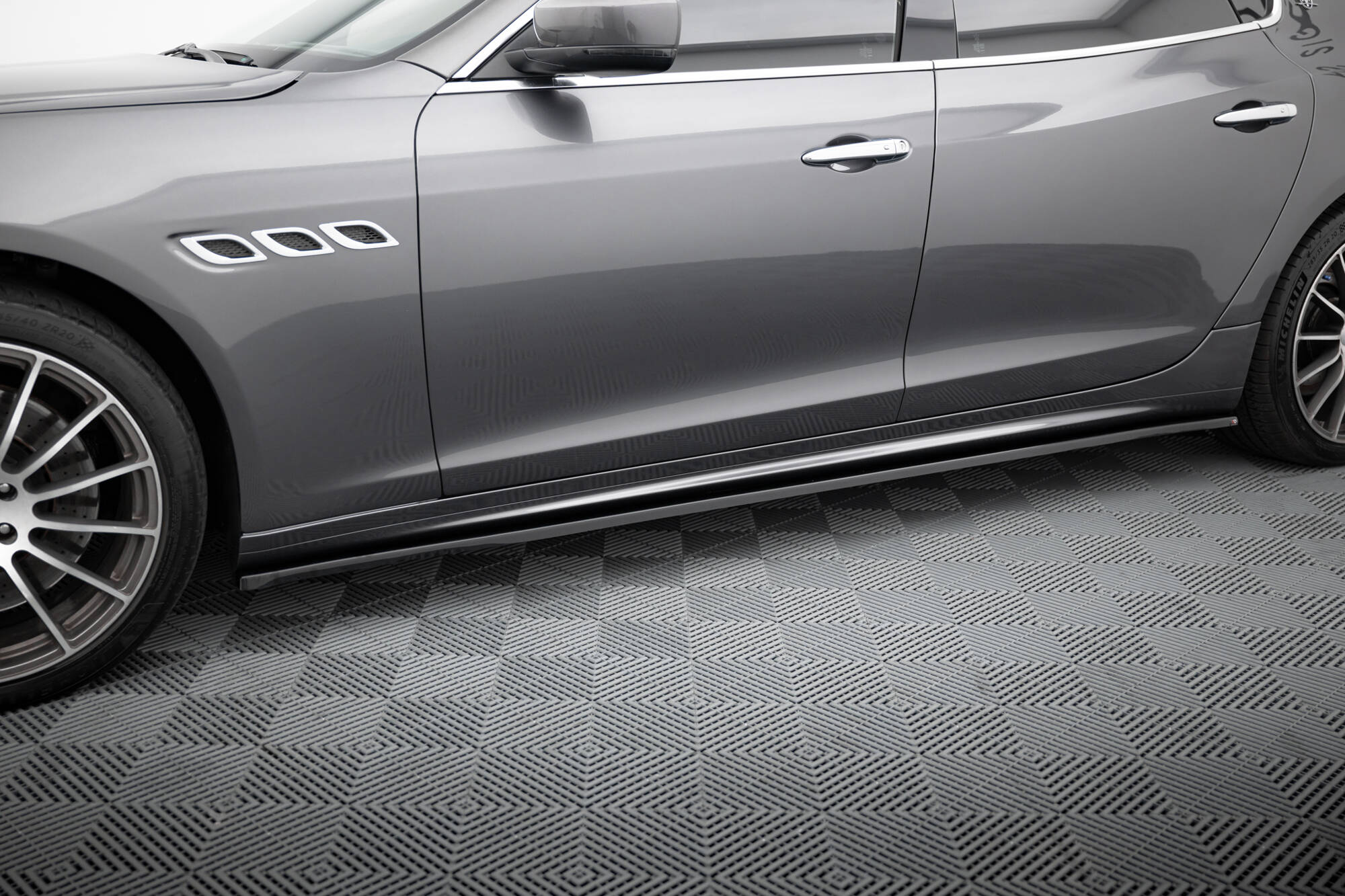 Set of splitters maserati quattroporte mk6