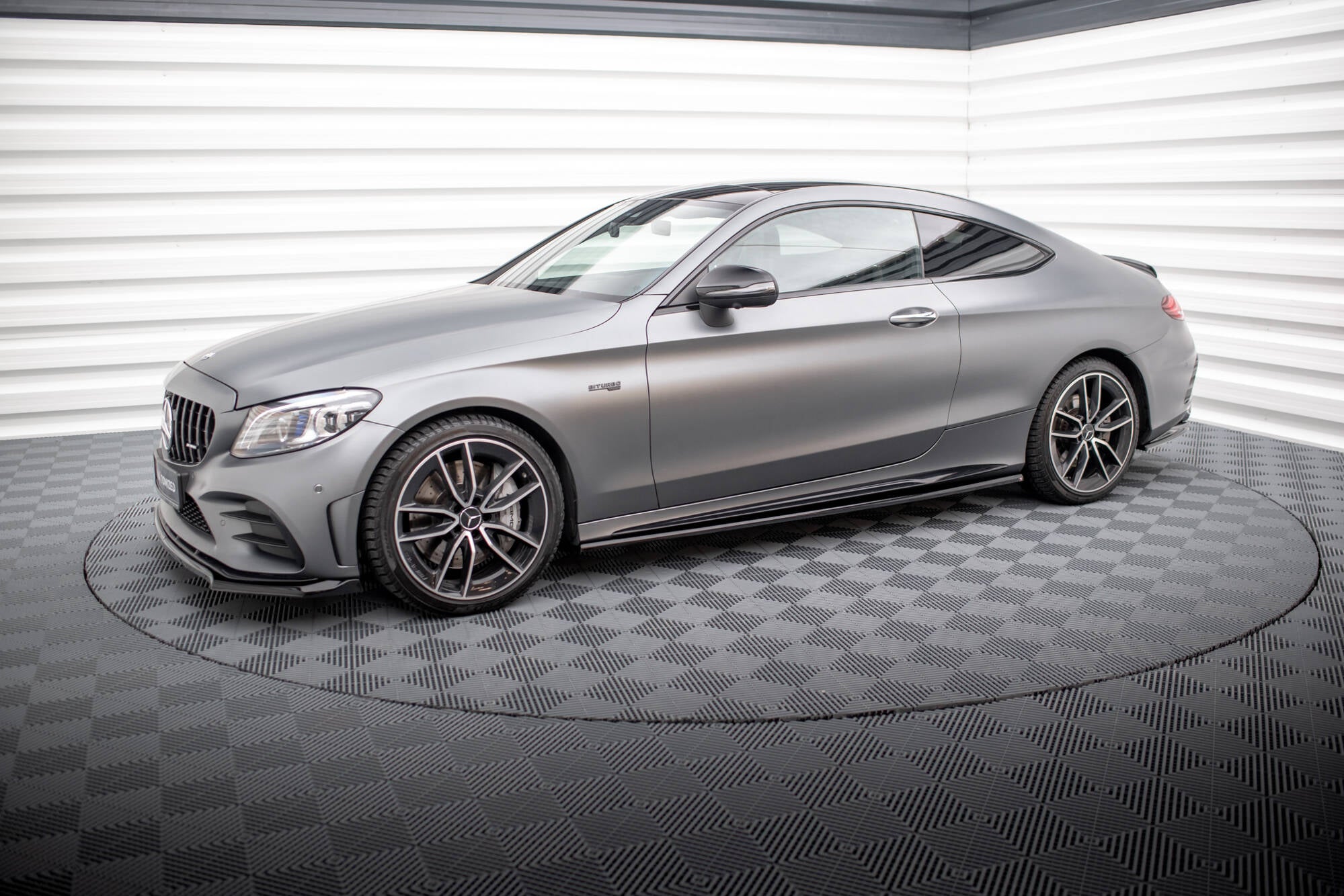 Sarja jakautujat Mercedes-AMG C43 Coupe C205 Facelift