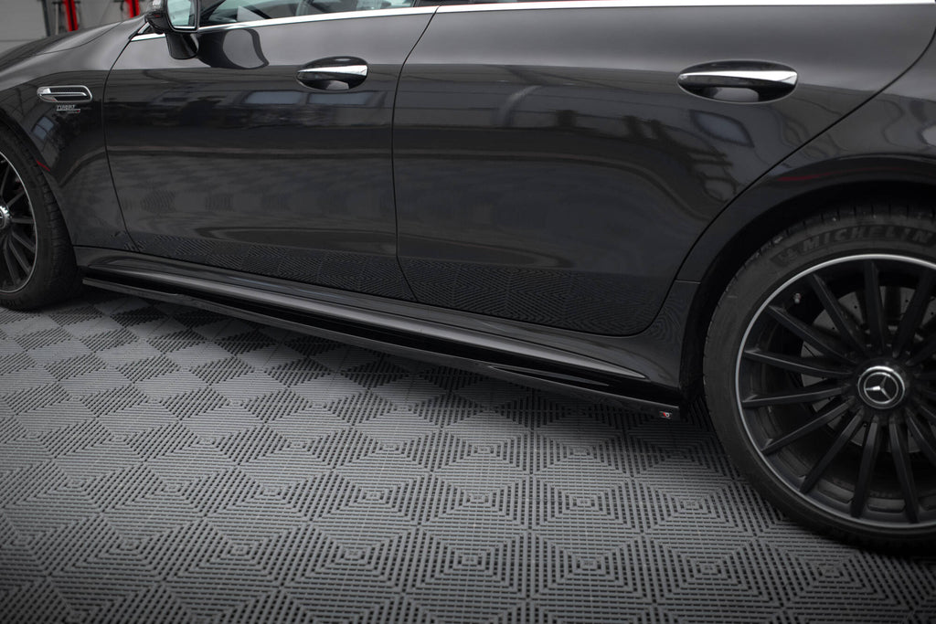 Sarja Mercedes-AMG GT 53 4 -oven kupeus