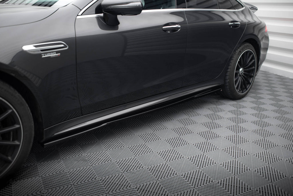 Sarja Mercedes-AMG GT 53 4 -oven kupeus
