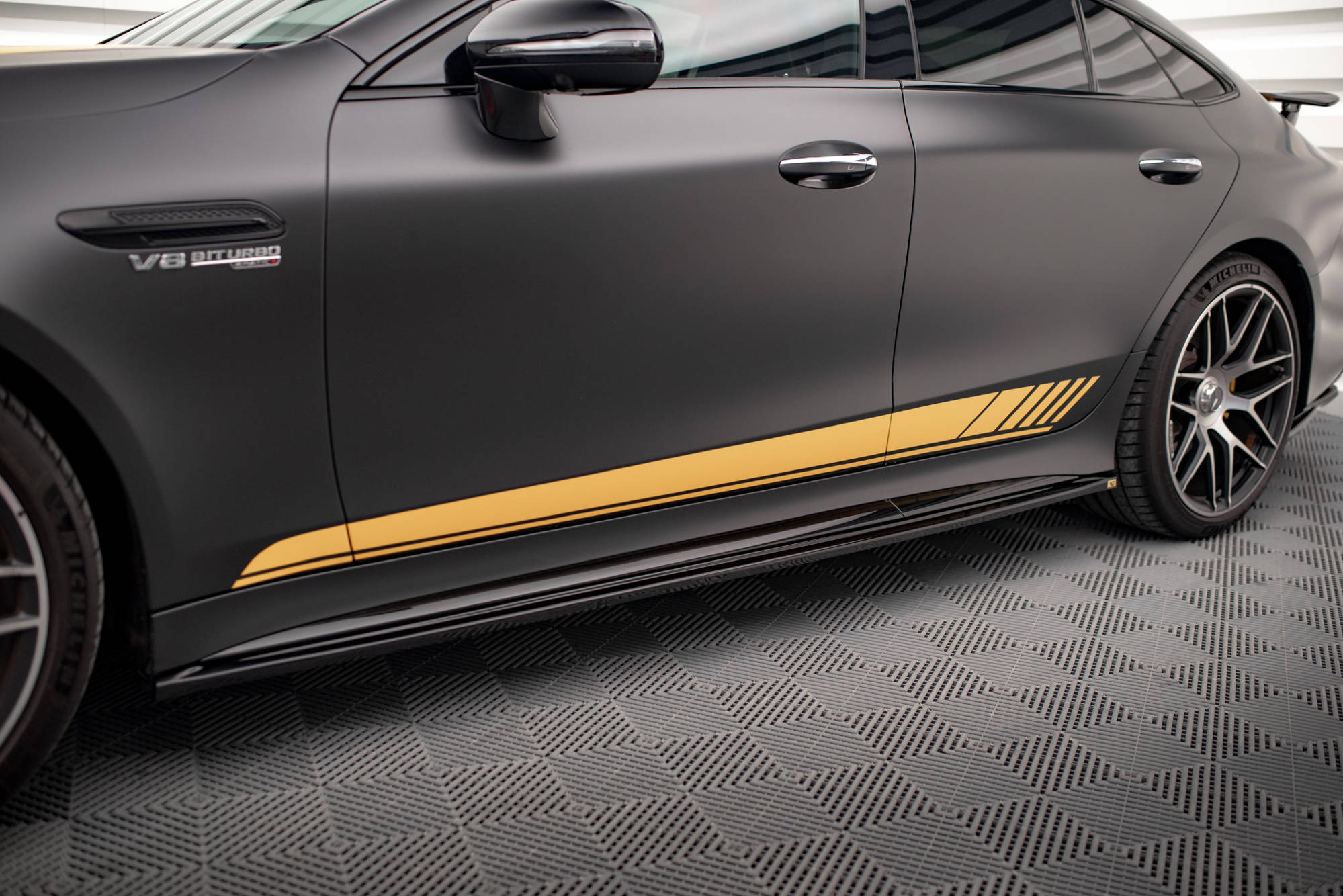Sarja halkaisija Mercedes-AMG GT 63S 4-oven coupe aero