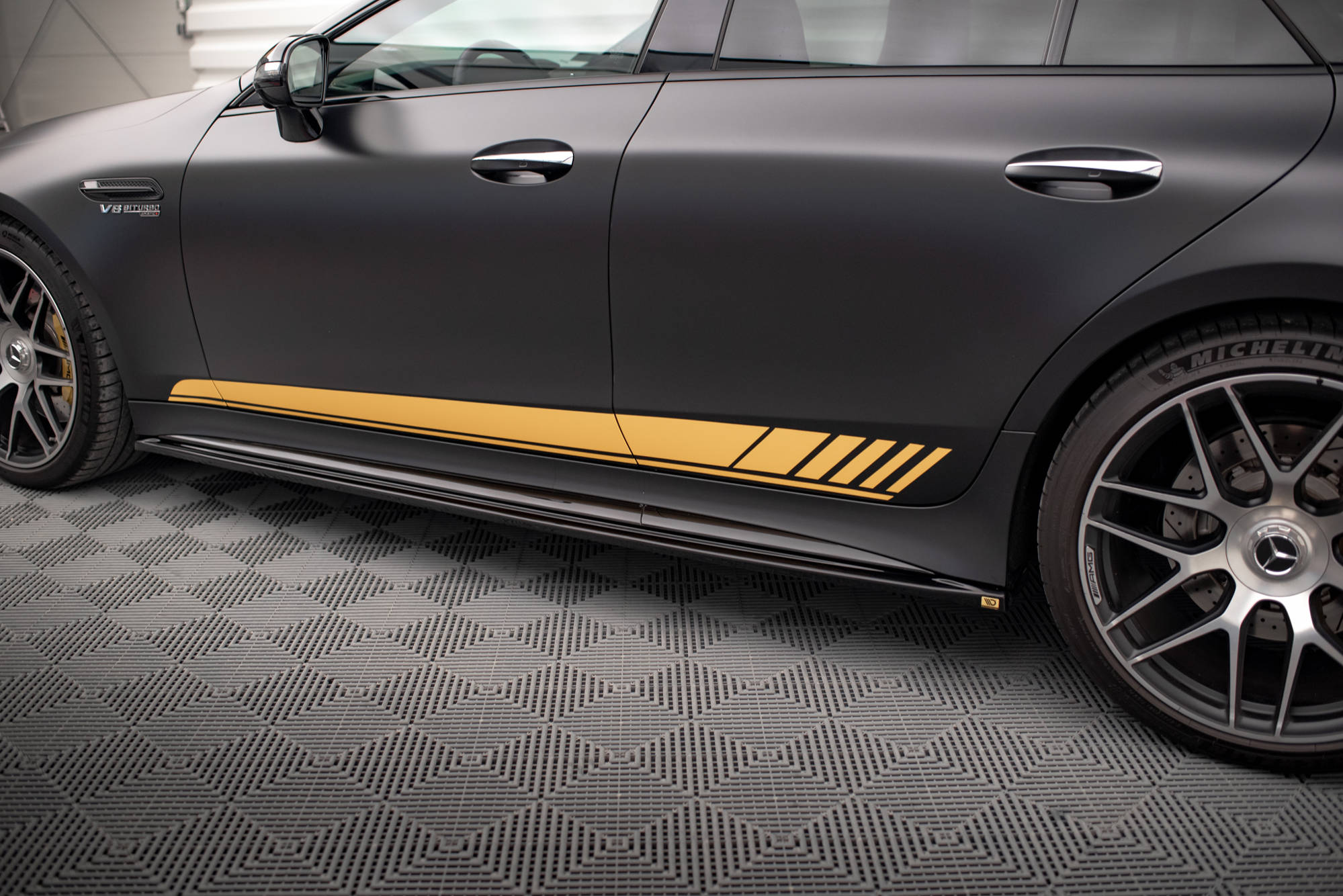 Sarja halkaisija Mercedes-AMG GT 63S 4-oven coupe aero