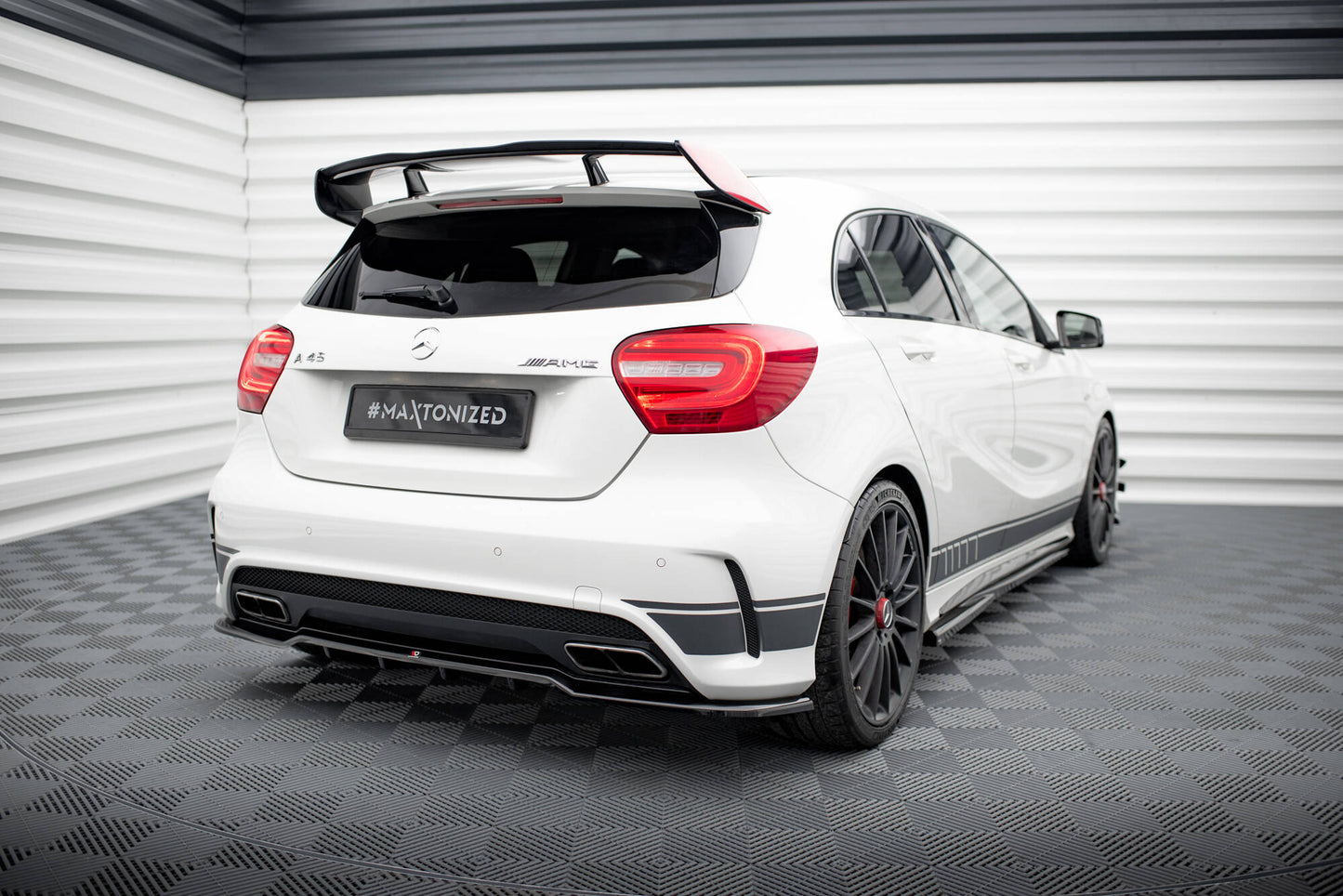 Sæt med splitters Mercedes-Benz A45 AMG W176