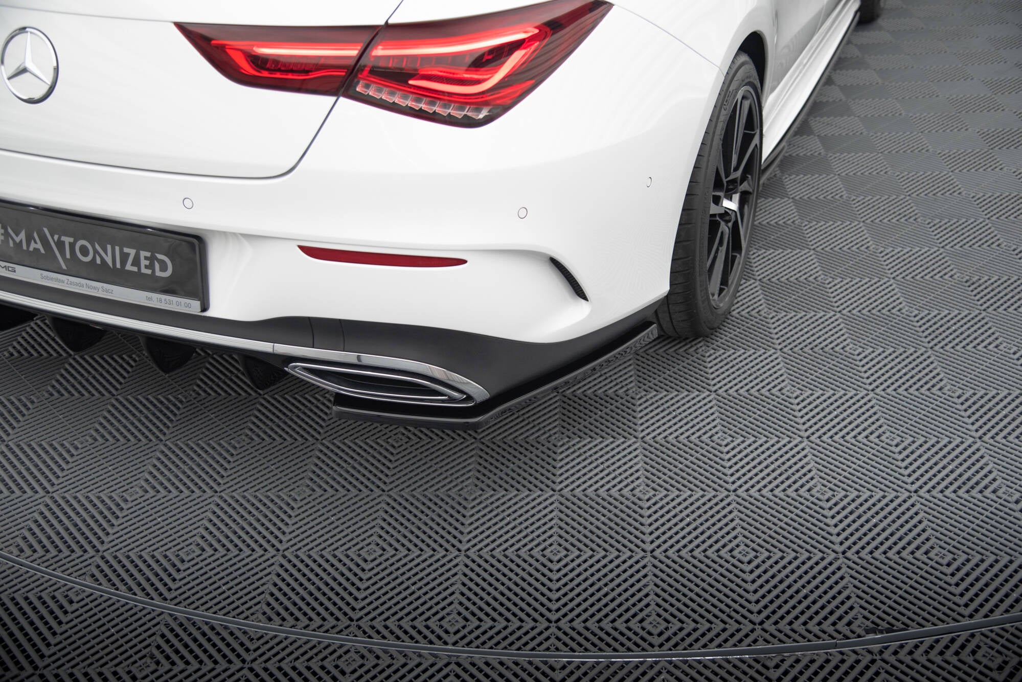 Sarja jakautujat Mercedes-Benz CLA Shooting Brake AMG-Line X118