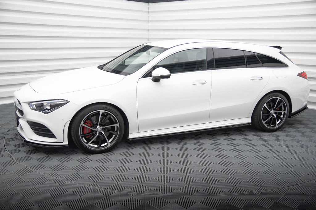 Sarja jakautujat Mercedes-Benz CLA Shooting Brake AMG-Line X118