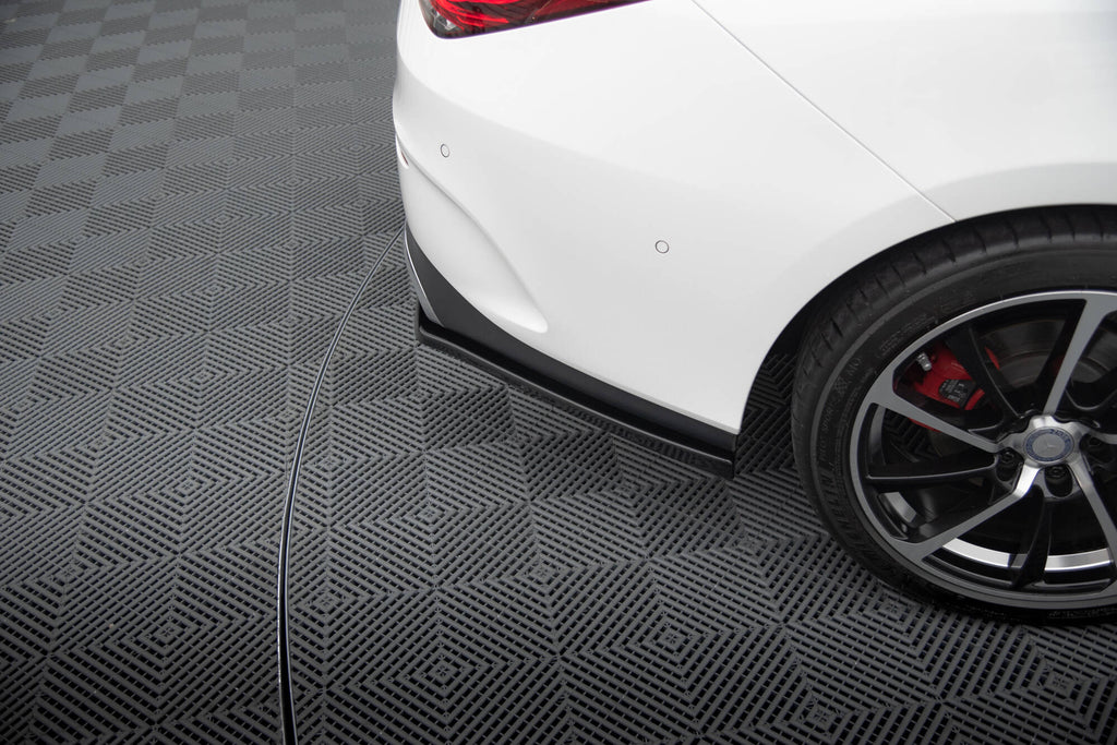 Sarja jakautujat Mercedes-Benz CLA Shooting Brake AMG-Line X118