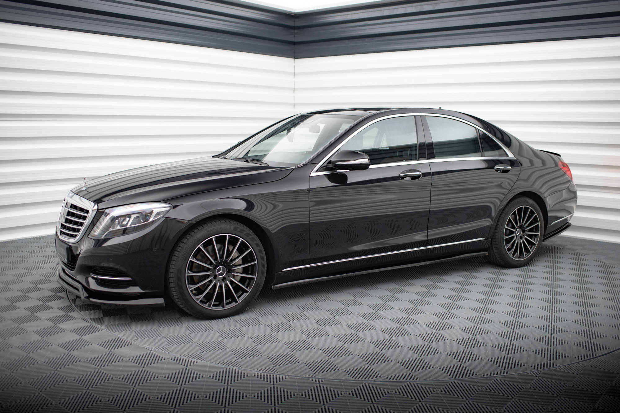 Sarja halkaisija Mercedes-Benzin W222