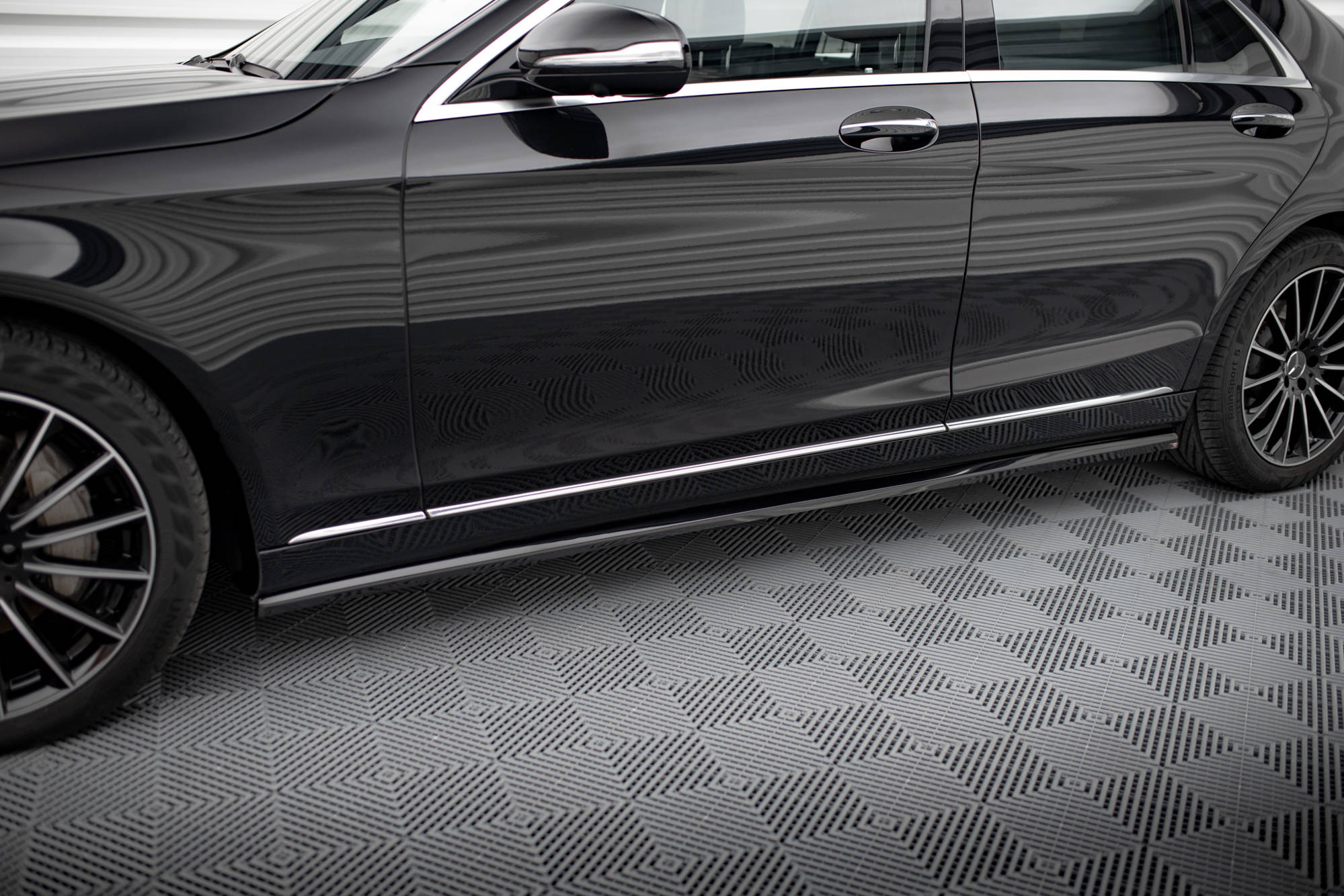 Sarja halkaisija Mercedes-Benzin W222