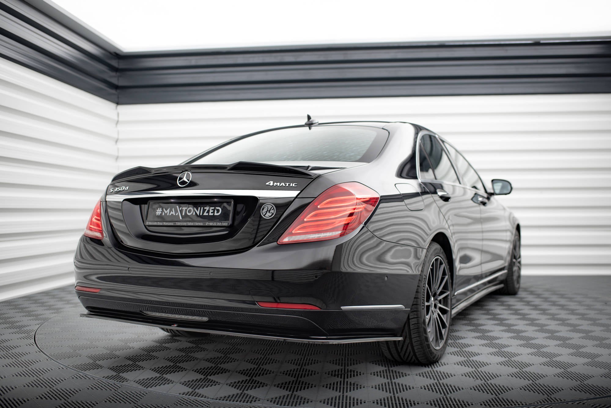 Sarja halkaisija Mercedes-Benzin W222