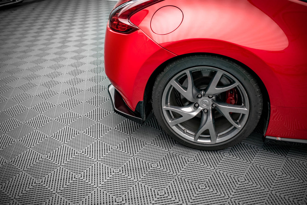 Sarja Splitters Nissan 370Z: n kasvojenkorotus