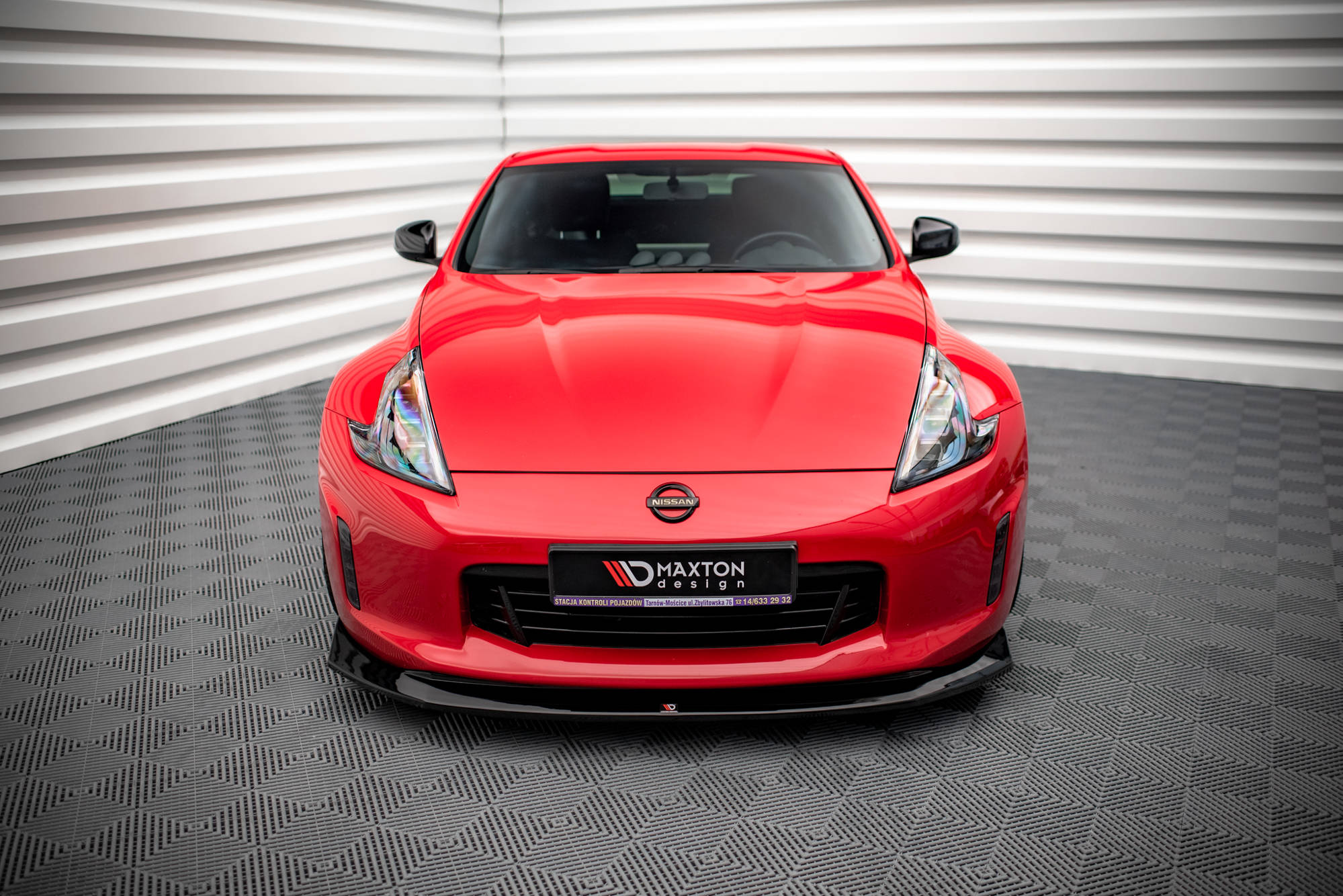 Sarja Splitters Nissan 370Z: n kasvojenkorotus