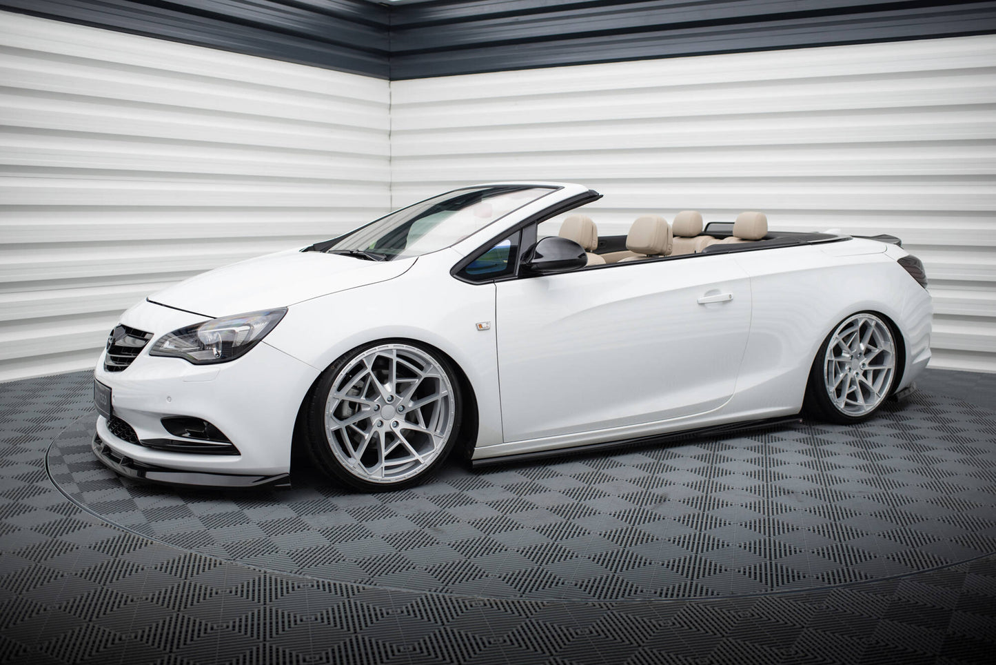 Sarja halkaisija Opel Cascada