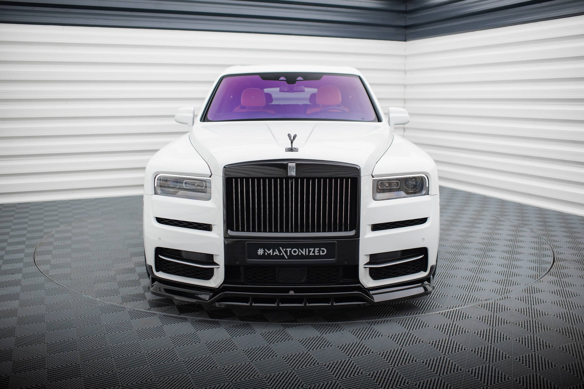Sarja jakajamerkki Rolls Royce Cullinan