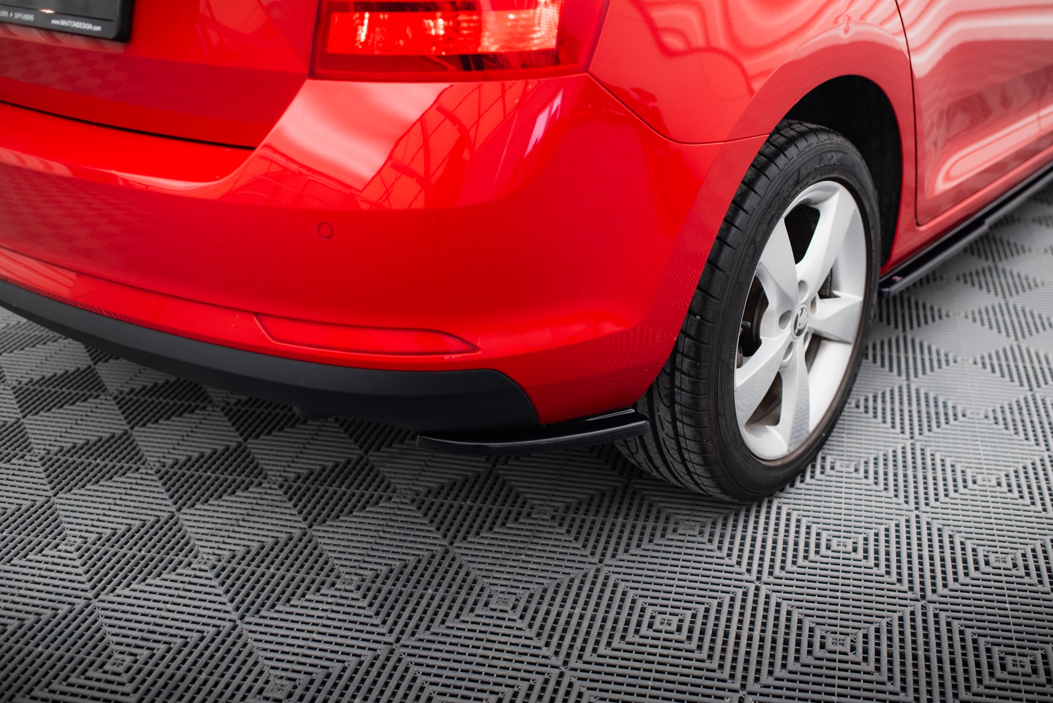 Skoda Rapid Spacebackin splitterisarja